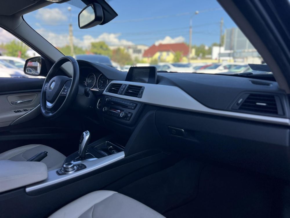 BMW 320d (Automata) M.o.-i. 1.tul. 113e km. márkaszervizelt előélet. téli-nyári kerék szett!