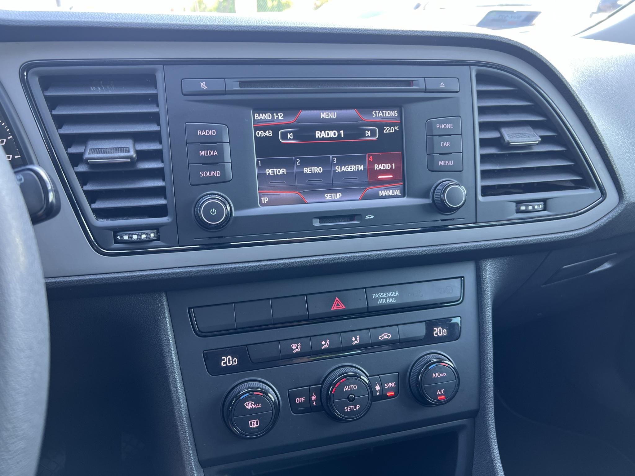 SEAT LEON 1.2 TSi Reference Tempomat Digitklíma Bluetooth Tolatóradar!