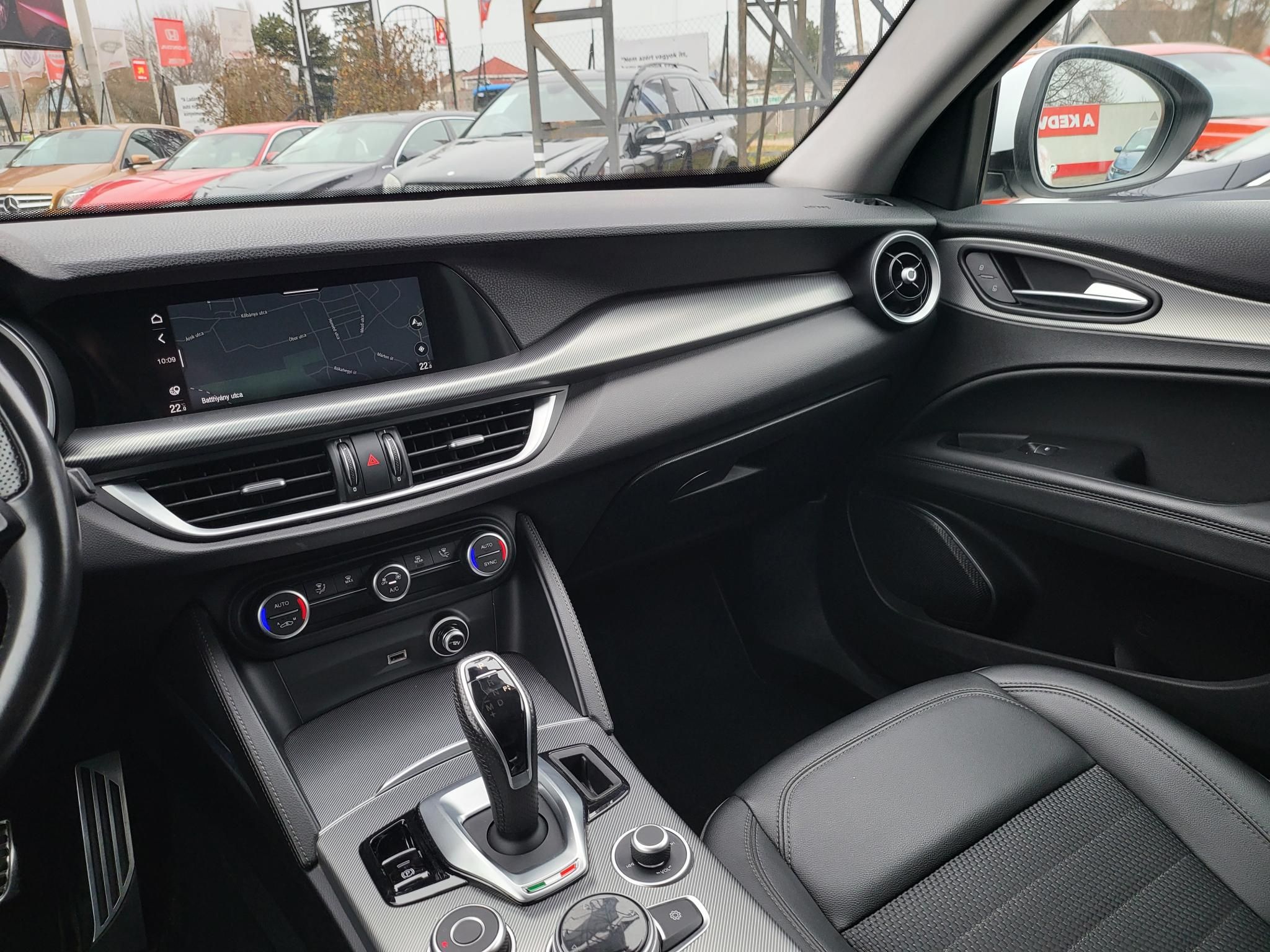 ALFA ROMEO STELVIO 2.2 D(Automata) Sprint LED Távtartó Sávtartó Navigáció Keyless Kamera Félbőr