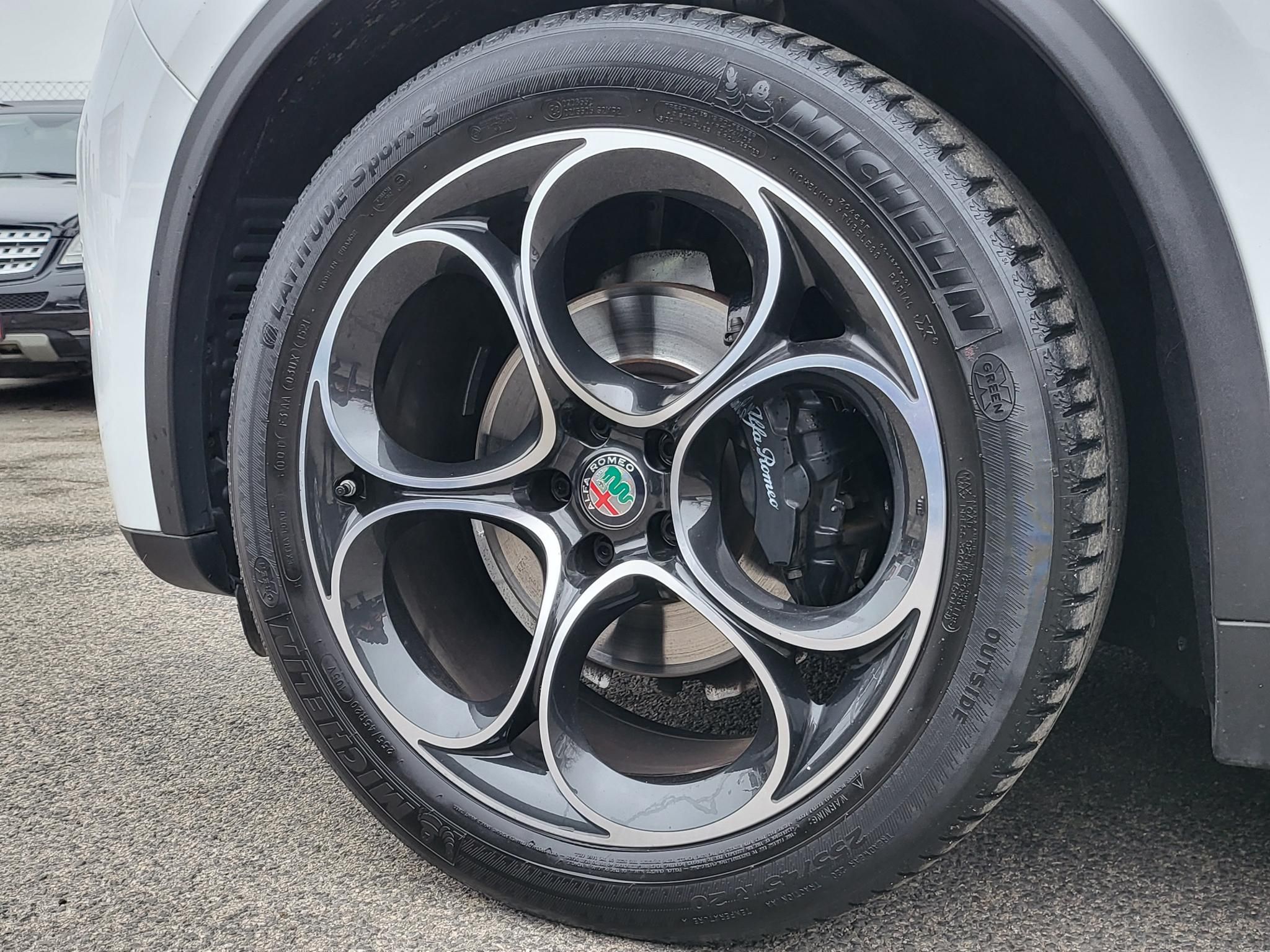 ALFA ROMEO STELVIO 2.2 D(Automata) Sprint LED Távtartó Sávtartó Navigáció Keyless Kamera Félbőr