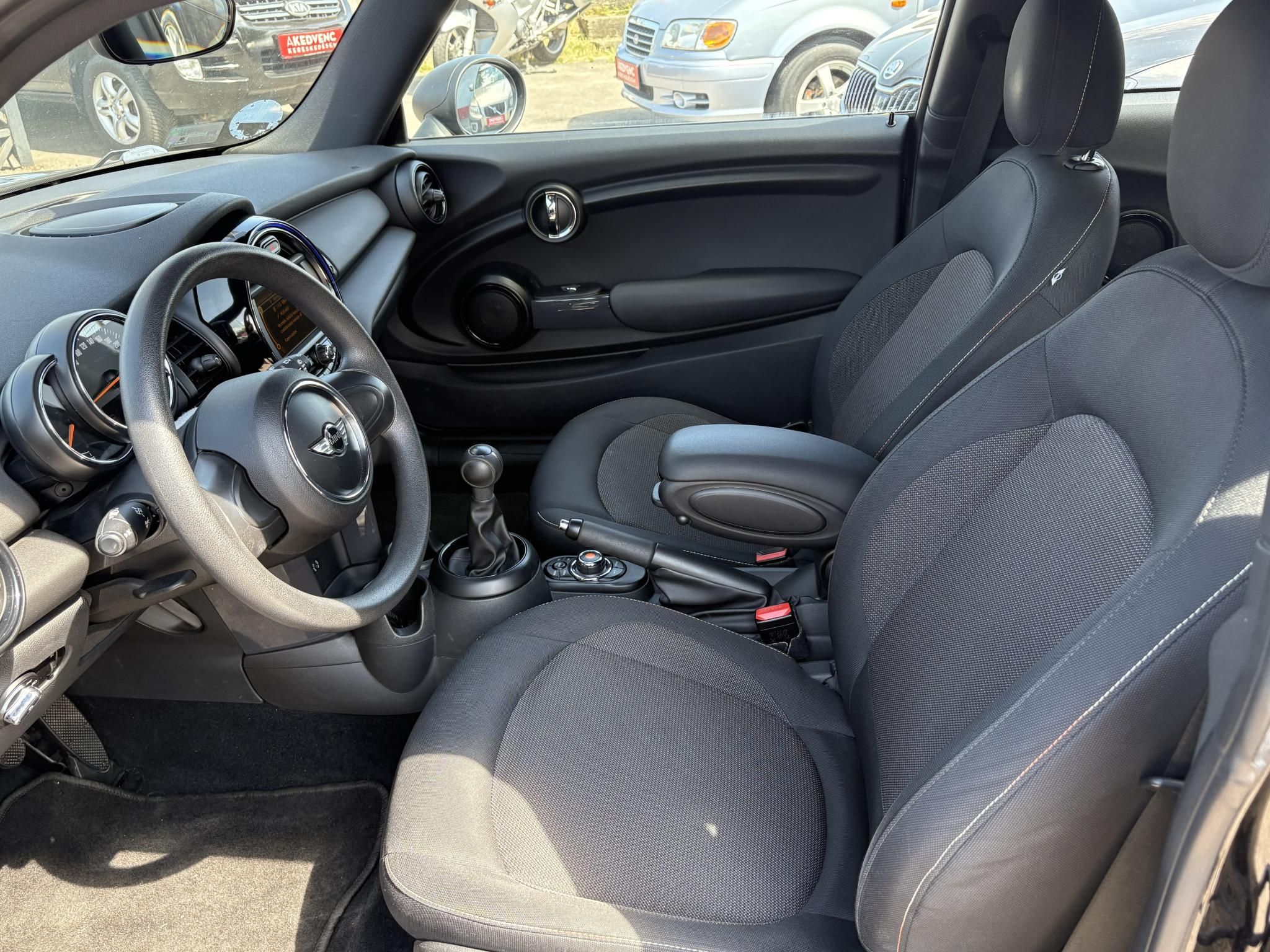 MINI MINI ONE 1.5D 70 KW (95LE) Faceliftes modell!