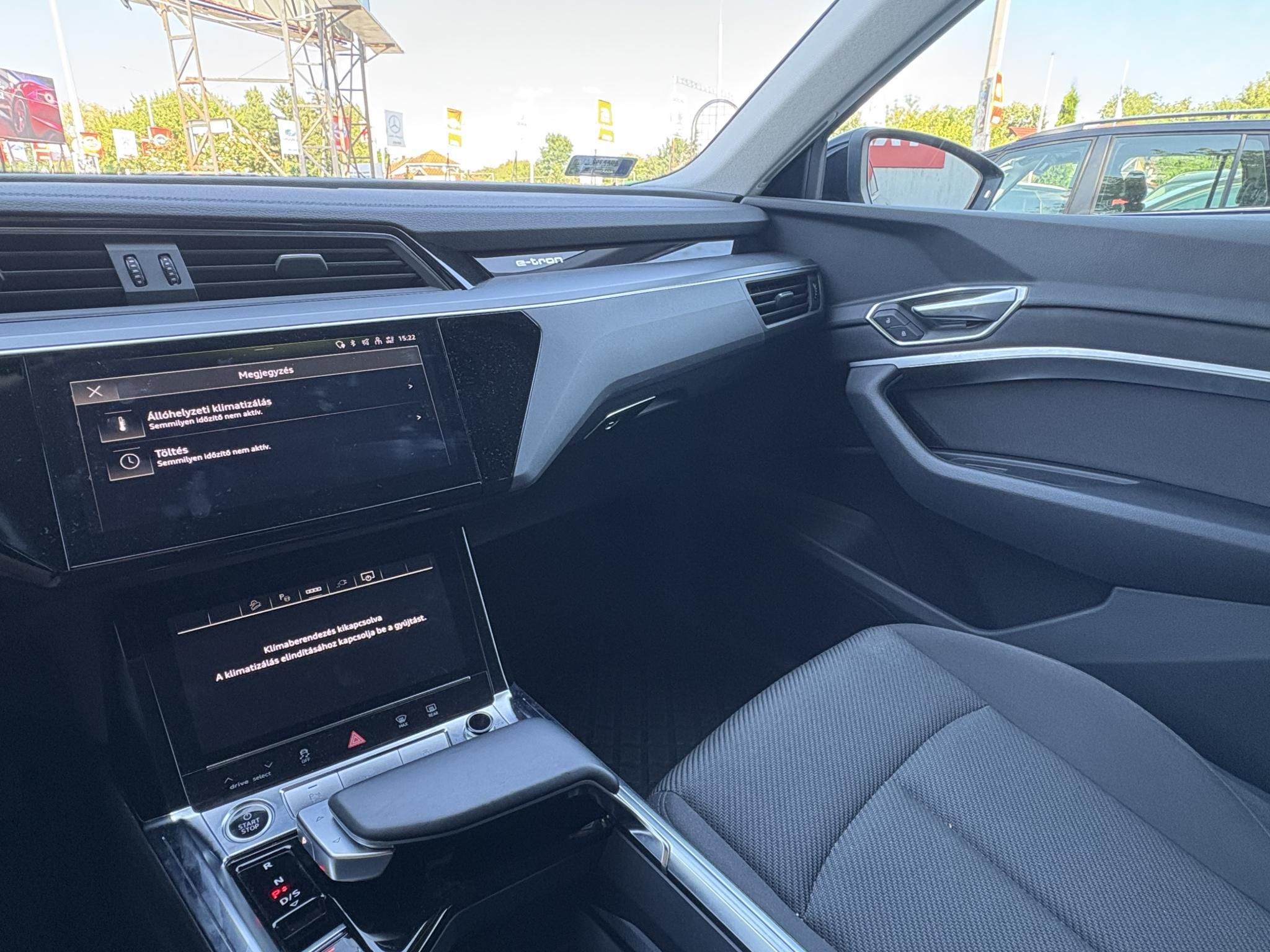 AUDI E-TRON 50 Advanced quattro (Automata) 30e km. LED Ülésfűtés Virtual Cockpit Kamera Keyless Navi 2 gyári kulcs!