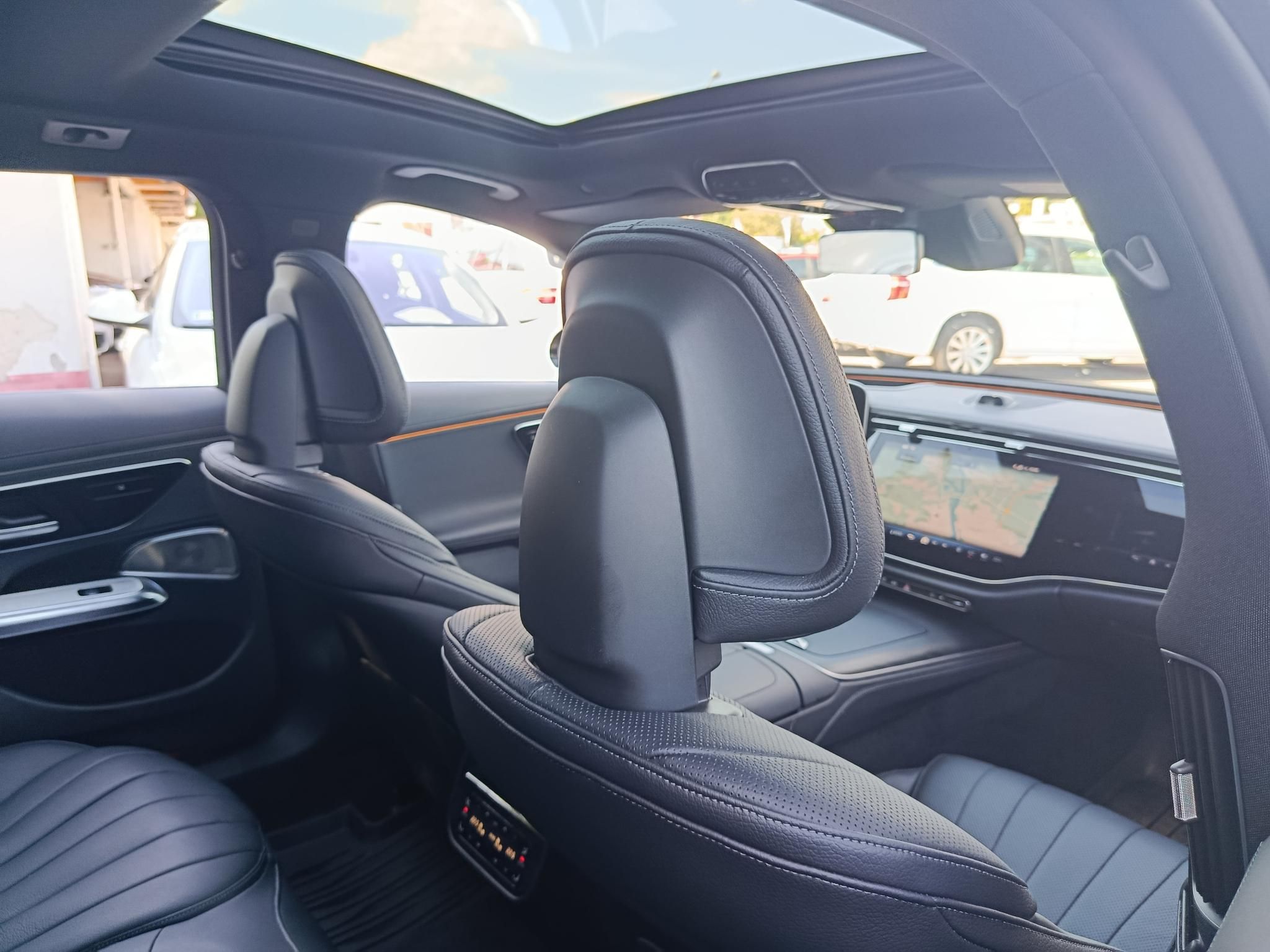 MERCEDES-BENZ E 300 e T 9G-TRONIC Plug-in hybrid 4D Burmester hifi 3DX2 kijelző Panorámatető Masszázs ülések 4X!