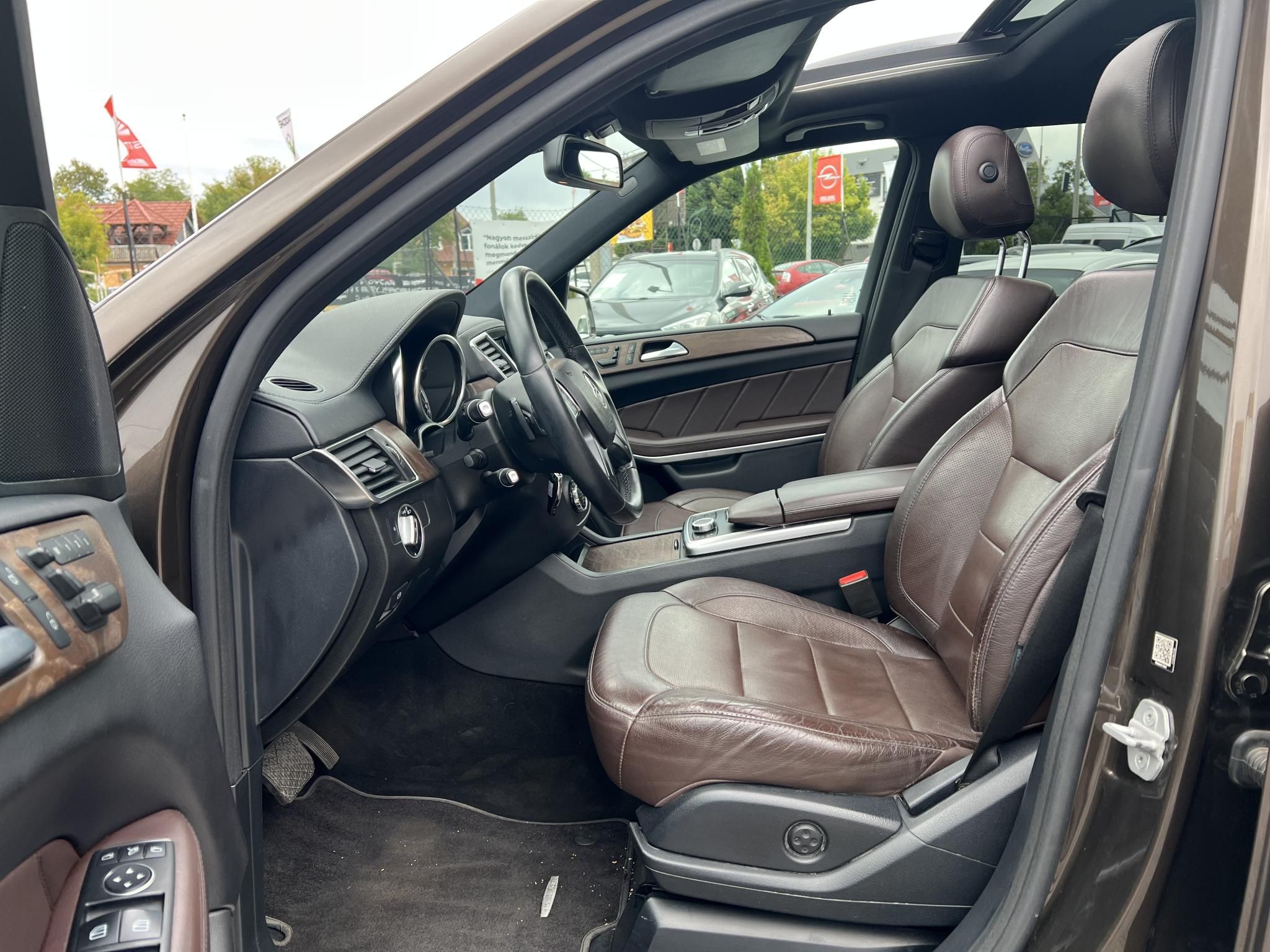 MERCEDES-BENZ GL 350 BlueTEC 4Matic (Automata) (7 személyes ) Magyarországi. AMG-csomag. Új légrugók!