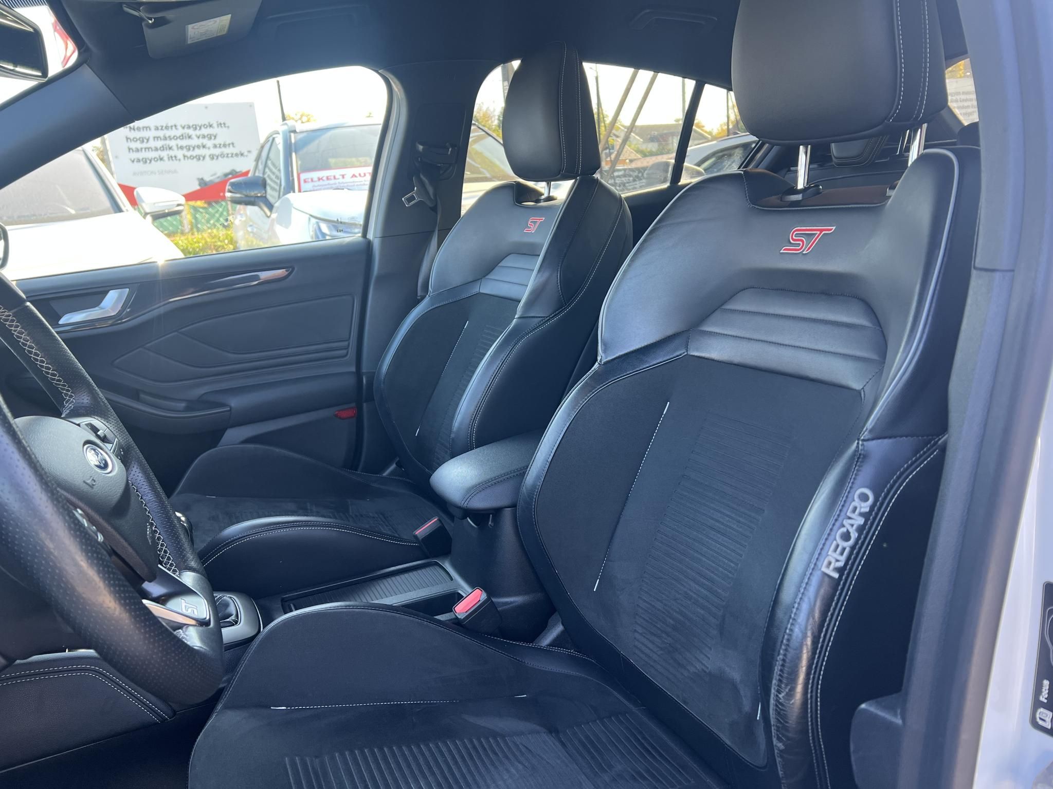 FORD FOCUS 2.3 EcoBoost ST Frissen szervizelt. RECARO. Carplay