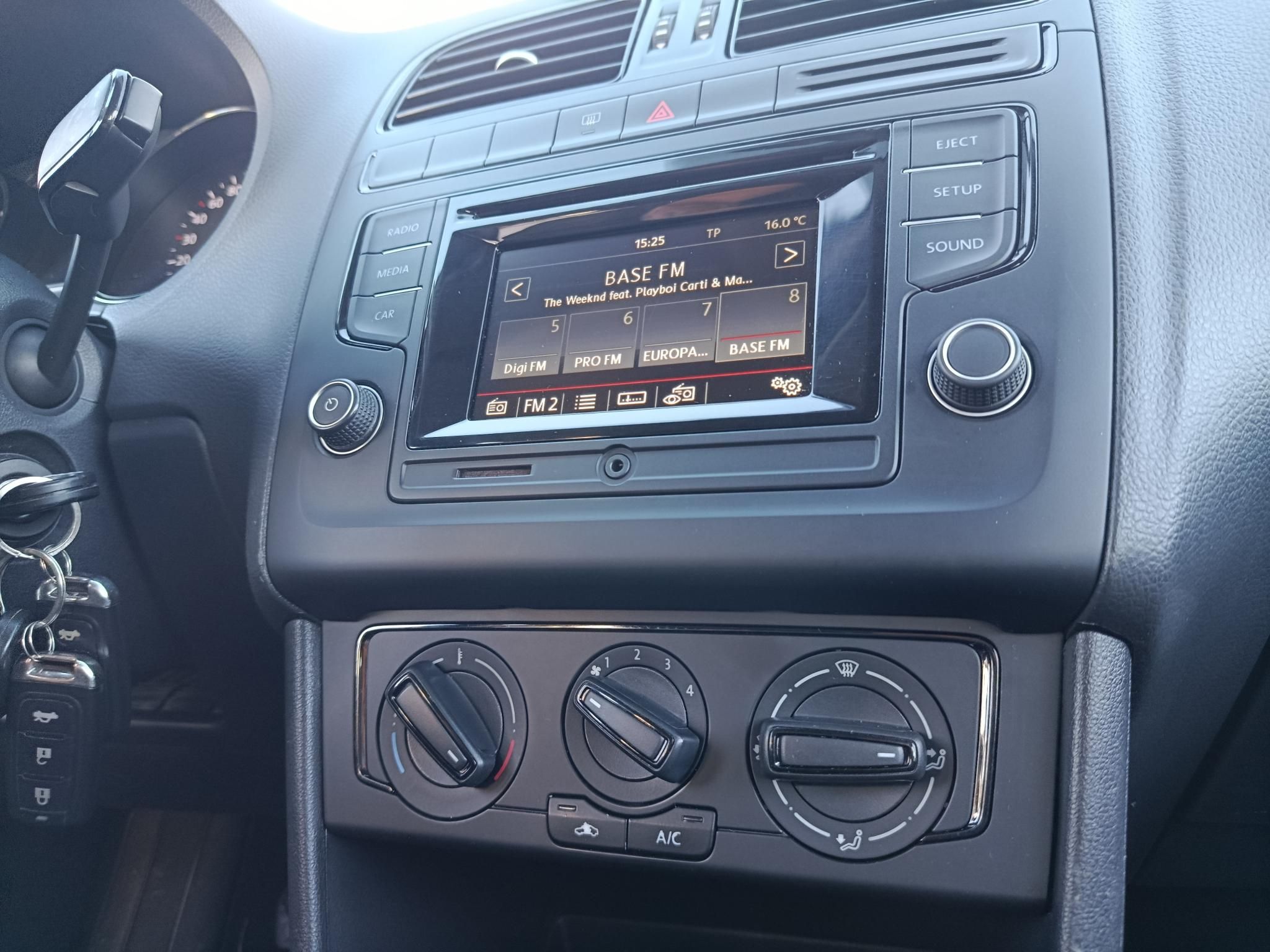 VOLKSWAGEN POLO 1.0 MPI Trendline Klíma Navigáció tolatókamera 172e km!