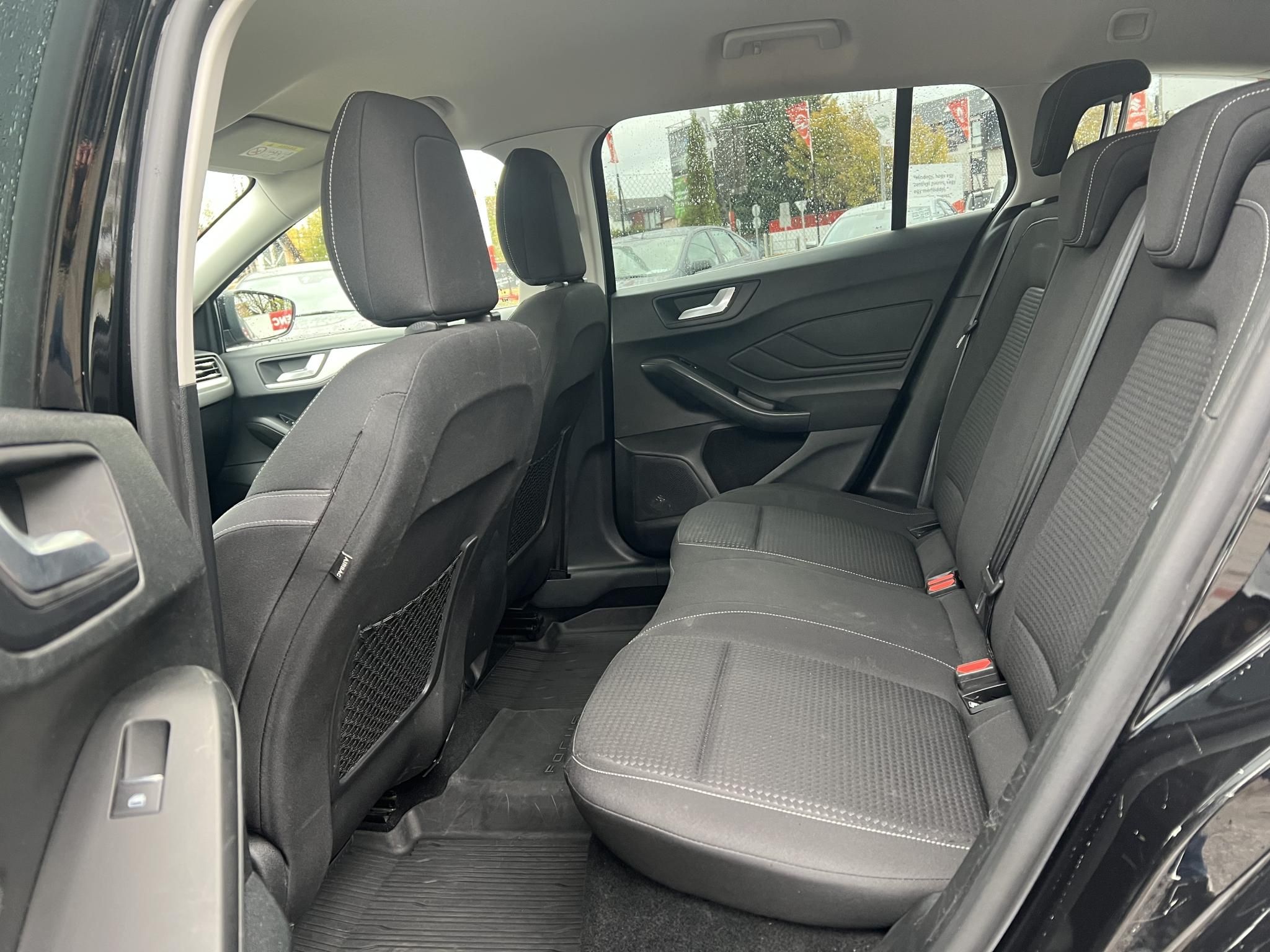 FORD FOCUS 1.0 EcoBoost Connected M.o.-i. 1.tul. Márkaszervizelt!