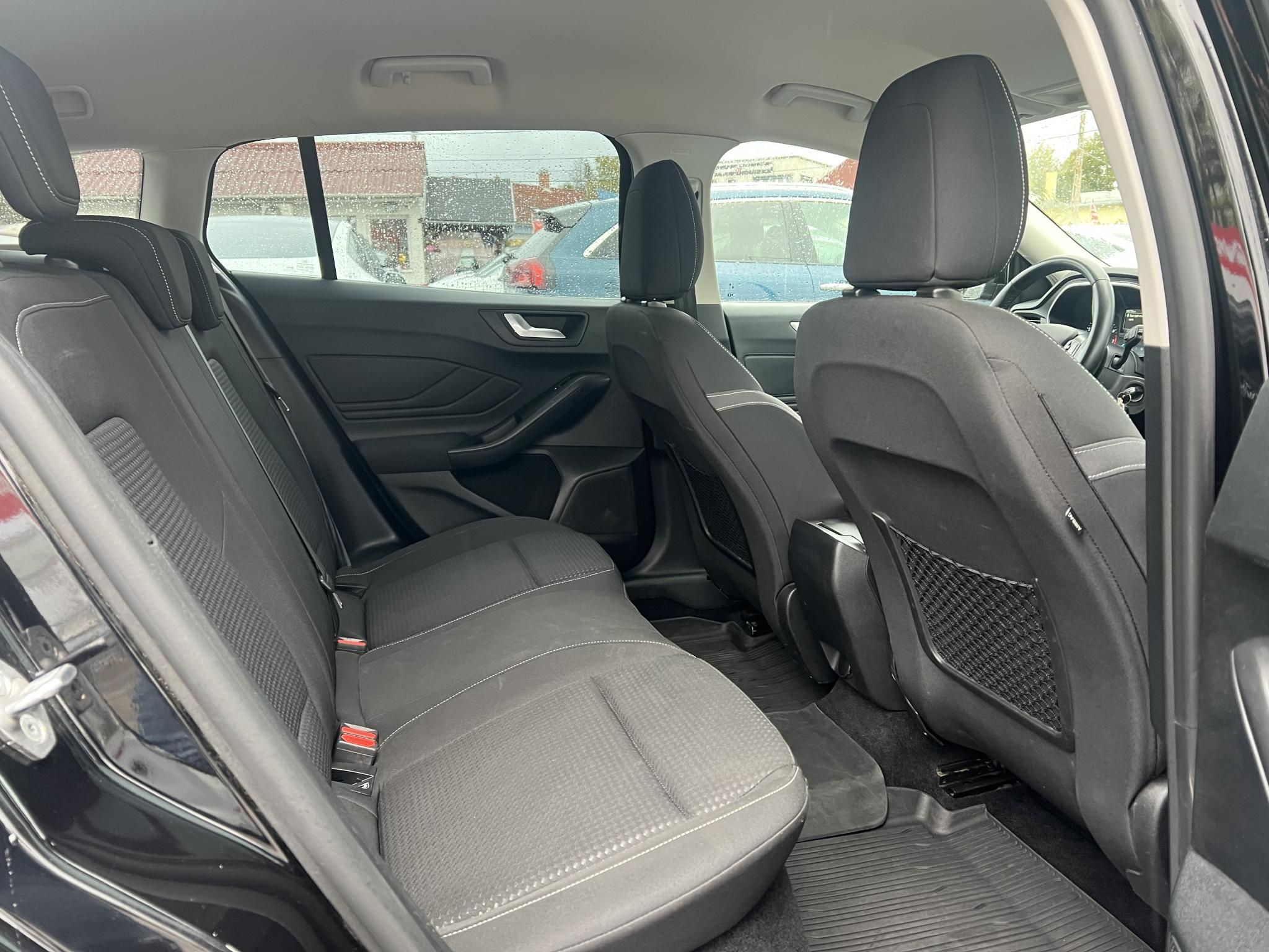 FORD FOCUS 1.0 EcoBoost Connected M.o.-i. 1.tul. Márkaszervizelt!