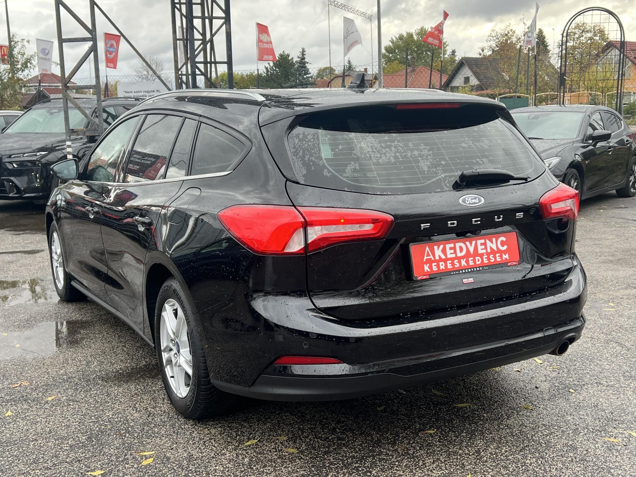 FORD FOCUS 1.0 EcoBoost Connected M.o.-i. 1.tul. Márkaszervizelt!