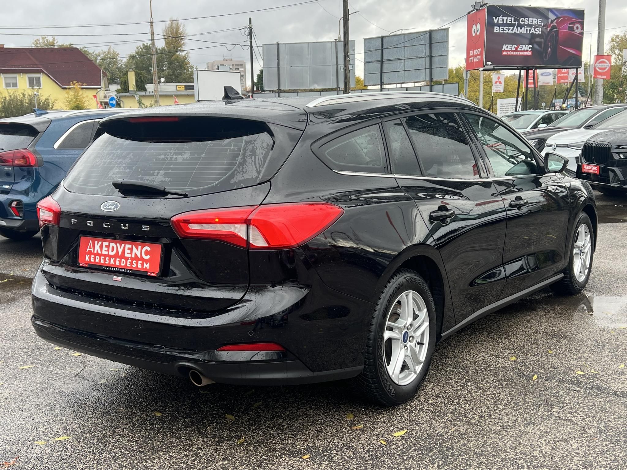 FORD FOCUS 1.0 EcoBoost Connected M.o.-i. 1.tul. Márkaszervizelt!