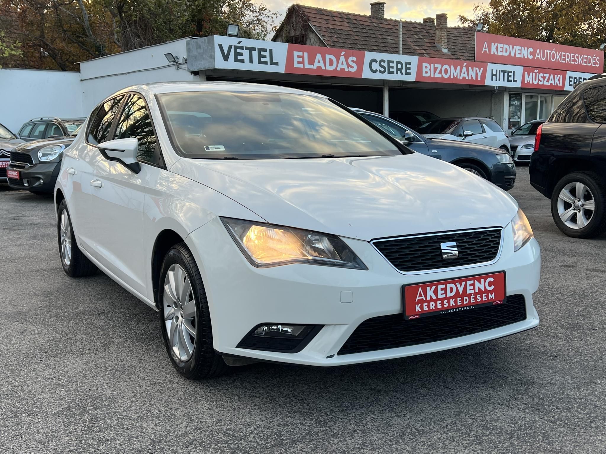 SEAT LEON 1.2 TSi Reference Tempomat Digitklíma Bluetooth Tolatóradar!