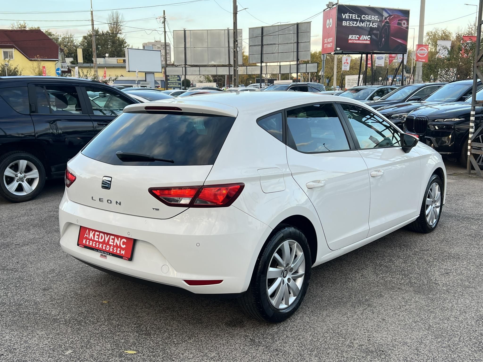 SEAT LEON 1.2 TSi Reference Tempomat Digitklíma Bluetooth Tolatóradar!