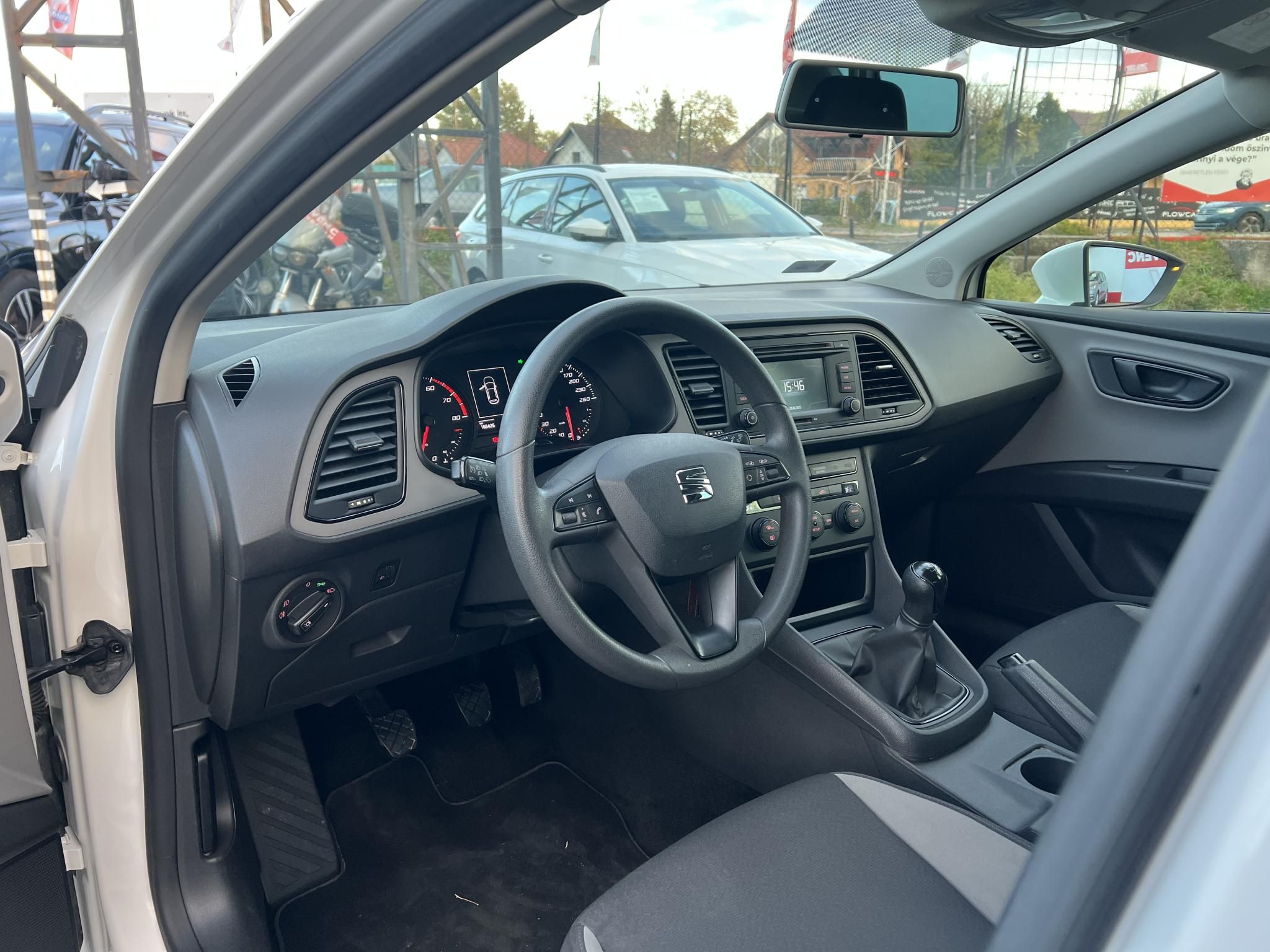 SEAT LEON 1.2 TSi Reference Tempomat Digitklíma Bluetooth Tolatóradar!