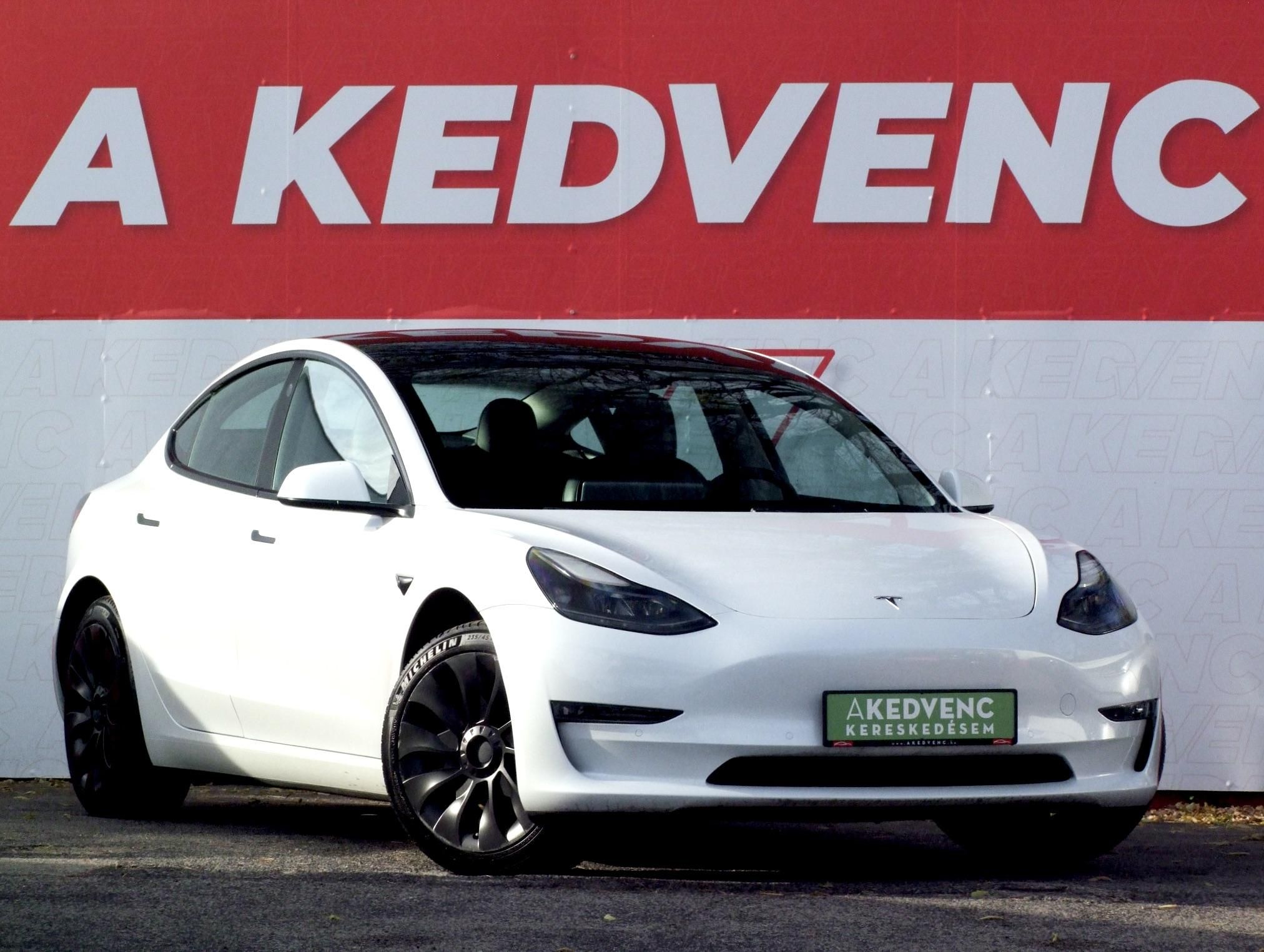 TESLA MODEL 3 Long Range AWD (Automata) FACELIFT. hőszivattyú. premium hifi. mátrix LED!