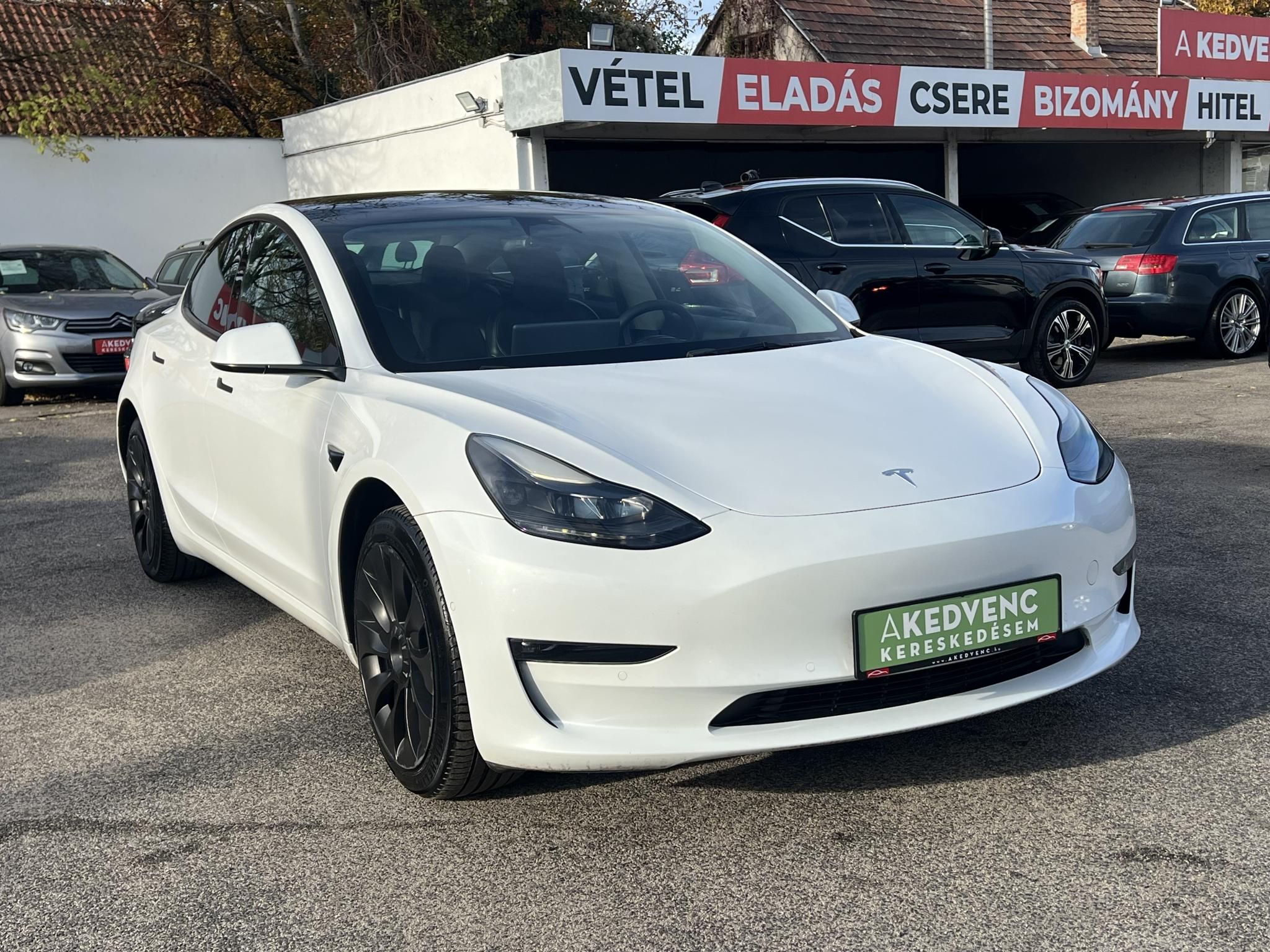 TESLA MODEL 3 Long Range AWD (Automata) FACELIFT. hőszivattyú. premium hifi. mátrix LED!