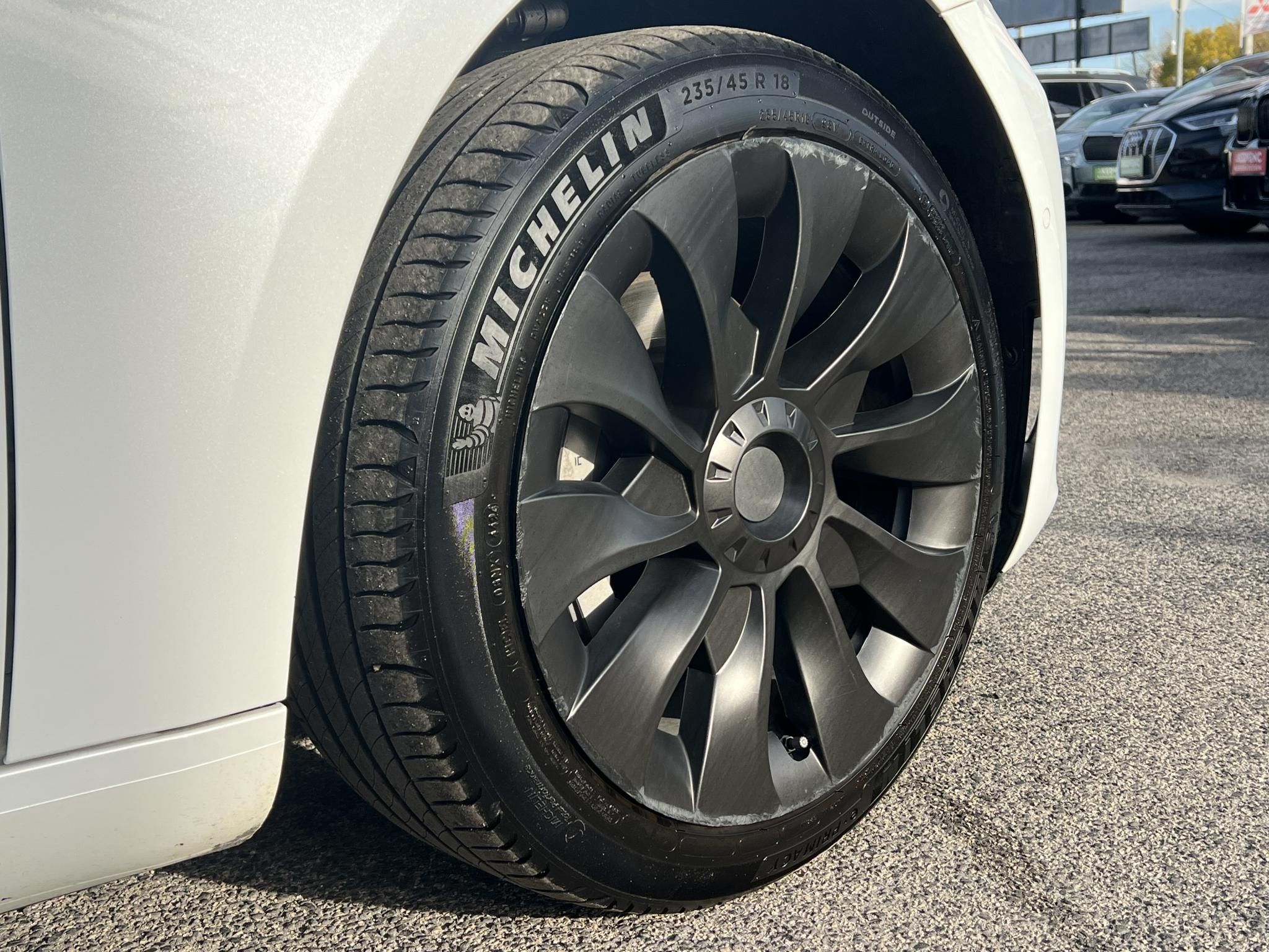 TESLA MODEL 3 Long Range AWD (Automata) FACELIFT. hőszivattyú. premium hifi. mátrix LED!