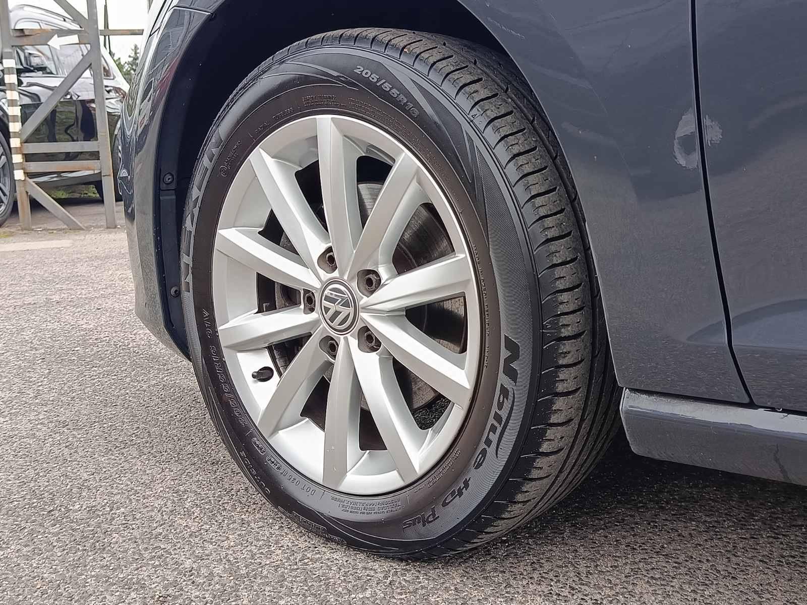 VOLKSWAGEN GOLF VII Variant 2.0 TDI BMT Comfortline Euro 6 Lounge Tempomat Digitklíma Ülésfűtés Bluetooth