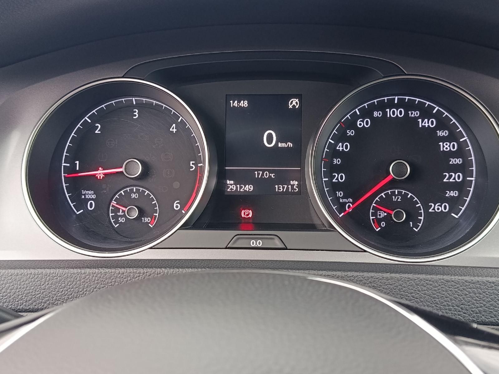 VOLKSWAGEN GOLF VII Variant 2.0 TDI BMT Comfortline Euro 6 Lounge Tempomat Digitklíma Ülésfűtés Bluetooth