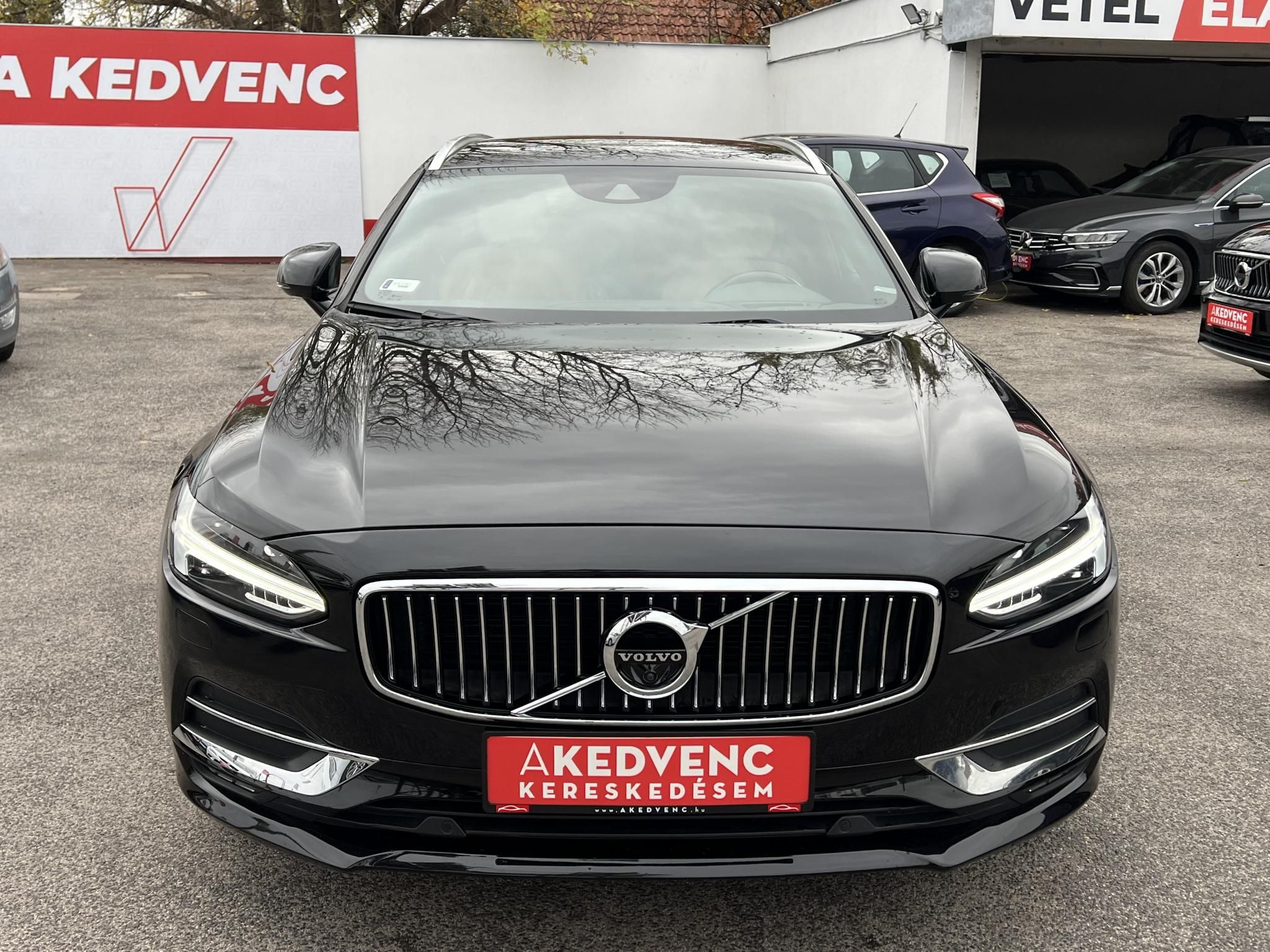 VOLVO V90 2.0 D [D4] Inscription AWD Geartronic Teljes felszereltség. Végig márkaszervizben szervizelt. Téli-nyári gumi!