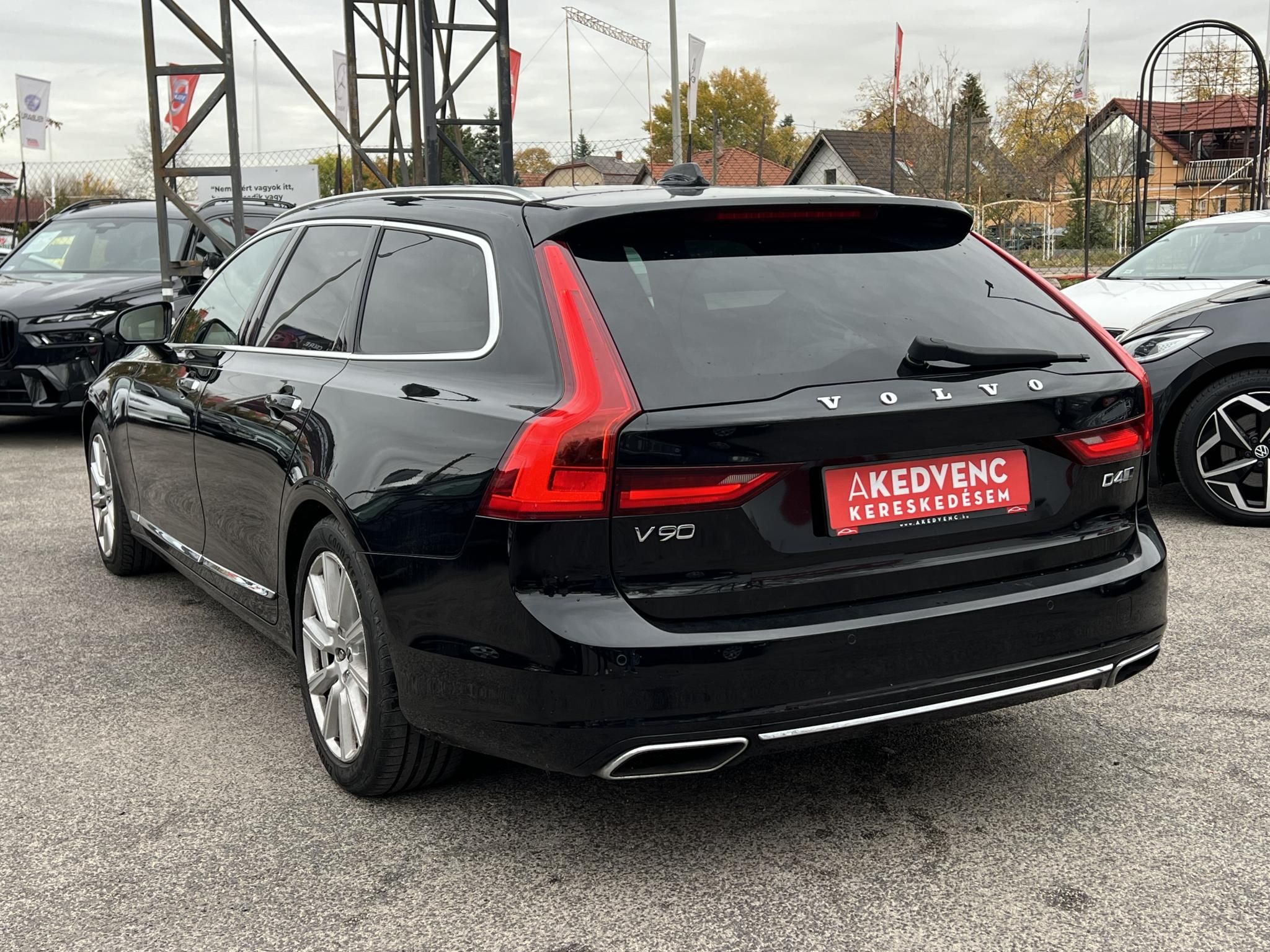 VOLVO V90 2.0 D [D4] Inscription AWD Geartronic Teljes felszereltség. Végig márkaszervizben szervizelt. Téli-nyári gumi!
