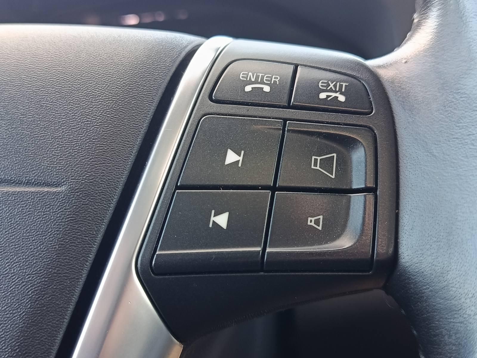 VOLVO V70 2.0 D [D3] Momentum Napfénytető Klíma Tempomat Bluetooth Bőr belső!