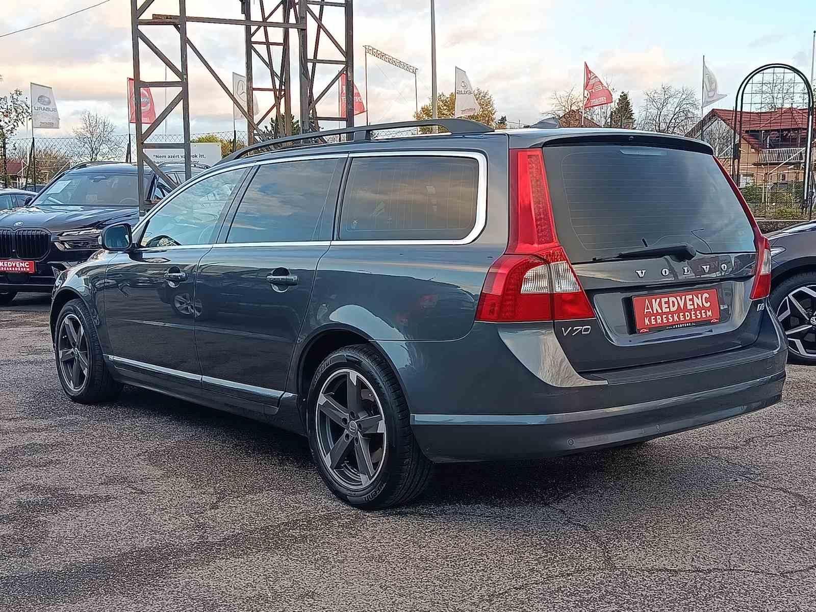 VOLVO V70 2.0 D [D3] Momentum Napfénytető Klíma Tempomat Bluetooth Bőr belső!