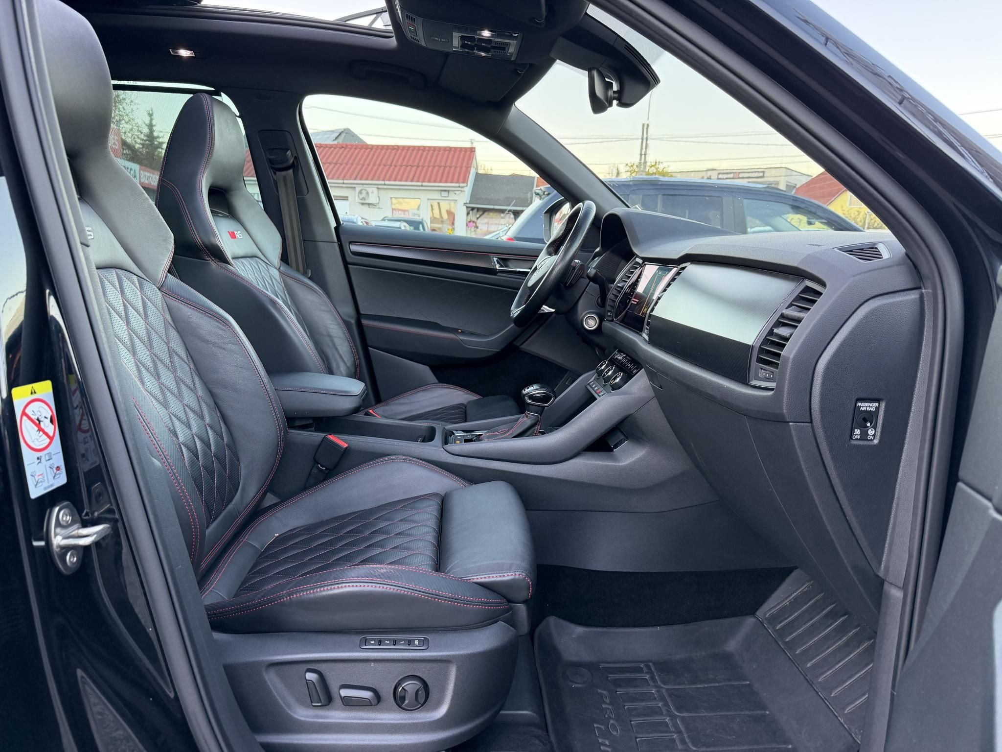 SKODA KODIAQ 2.0 TDI SCR RS 4x4 DSG [7 személy] Magyarországi. Végig márkaszervizelt. Teljes felszereltség!