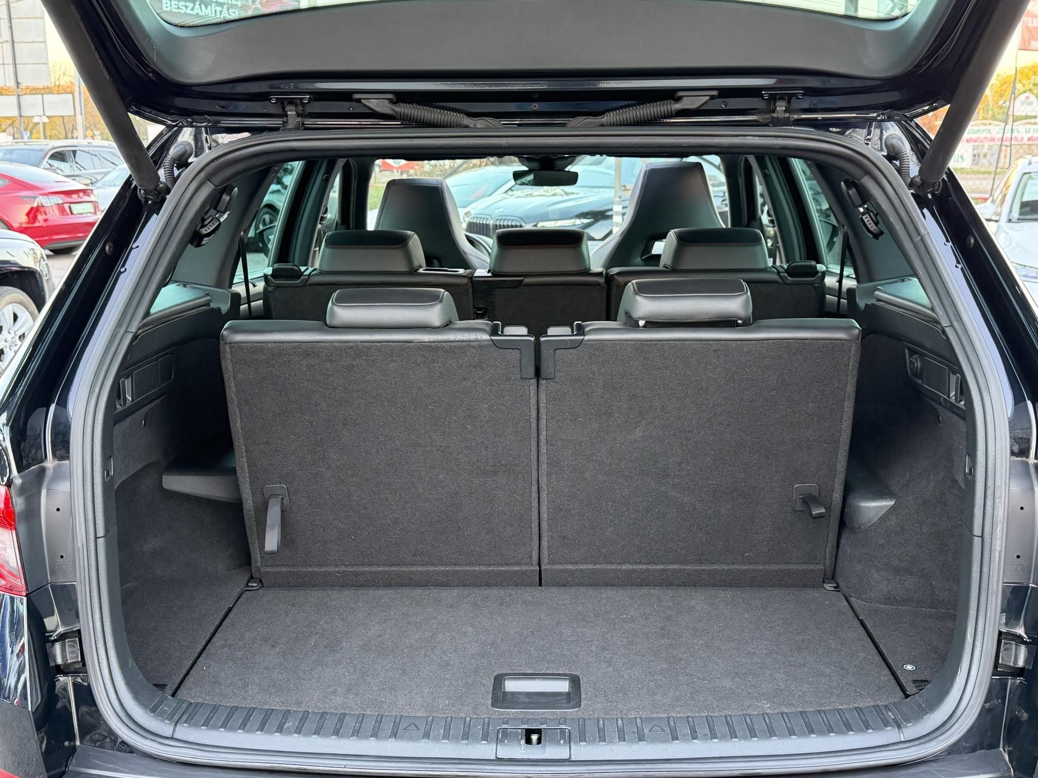 SKODA KODIAQ 2.0 TDI SCR RS 4x4 DSG [7 személy] Magyarországi. Végig márkaszervizelt. Teljes felszereltség!
