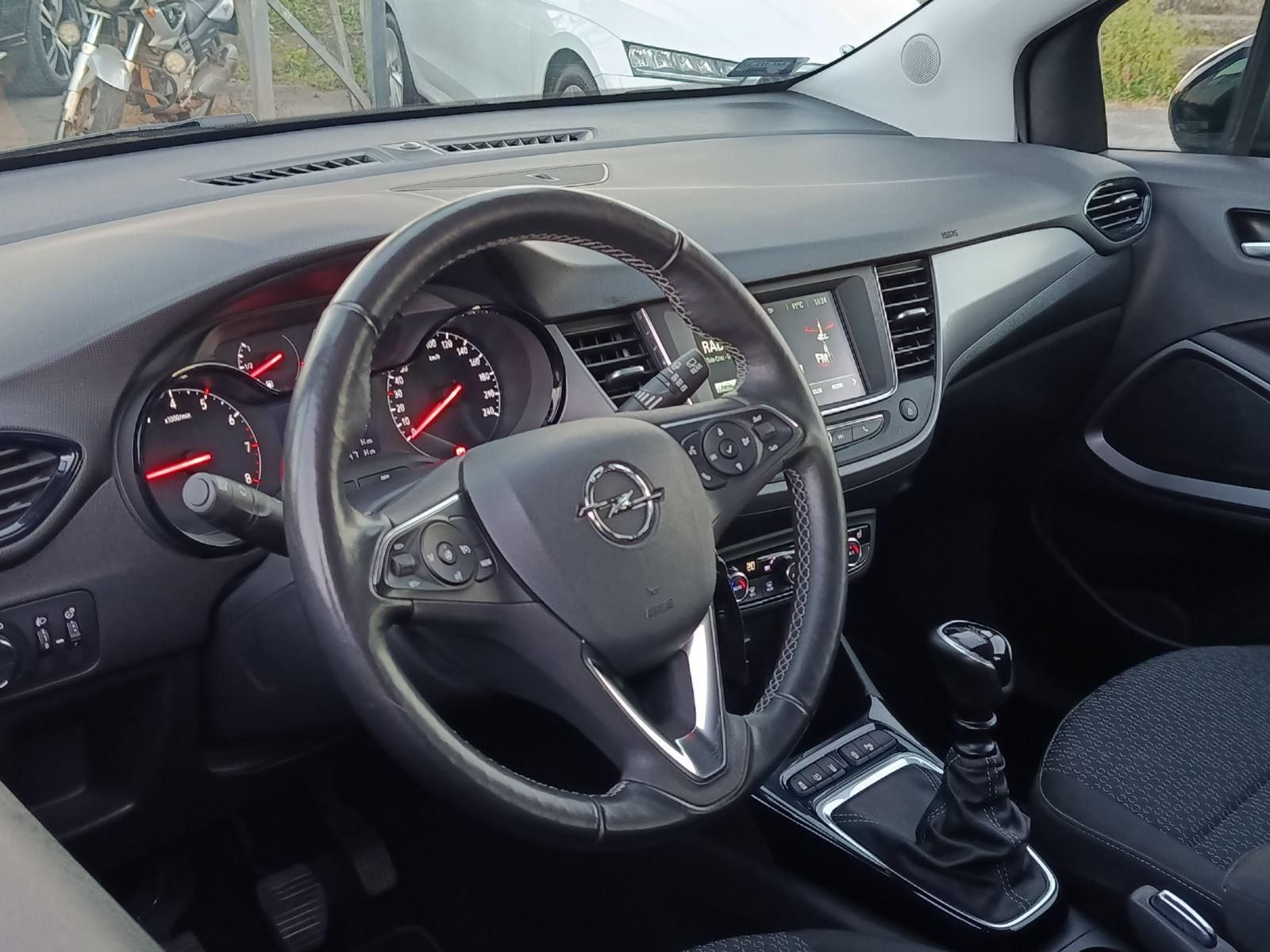 OPEL CROSSLAND X 1.2 T Business Edition Magyar Klíma Tempomat Bluetooth Kormányfűtés 34e km!