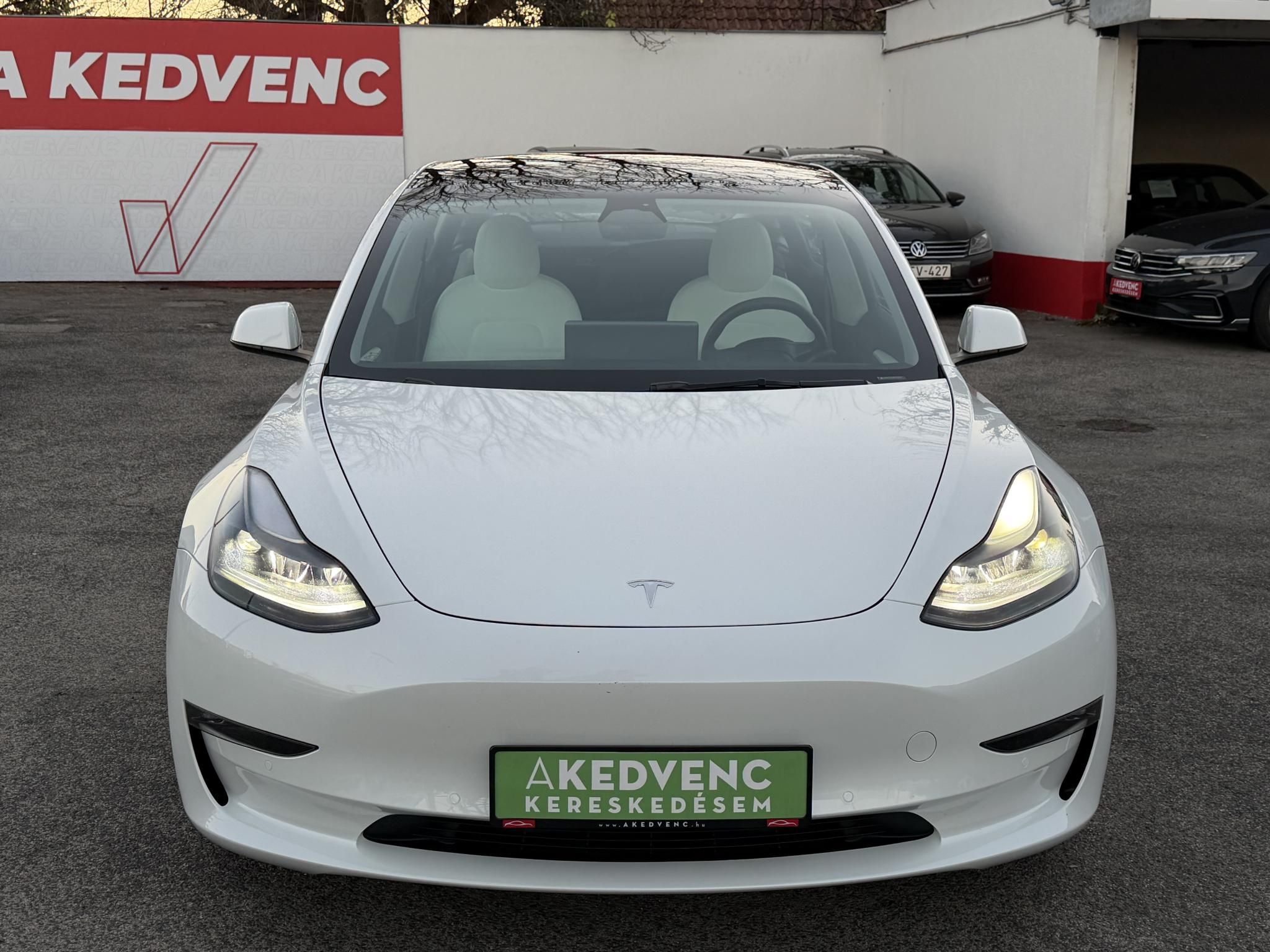 TESLA MODEL 3 Long Range AWD (Automata) 75e km. FEHÉR BELSŐ!