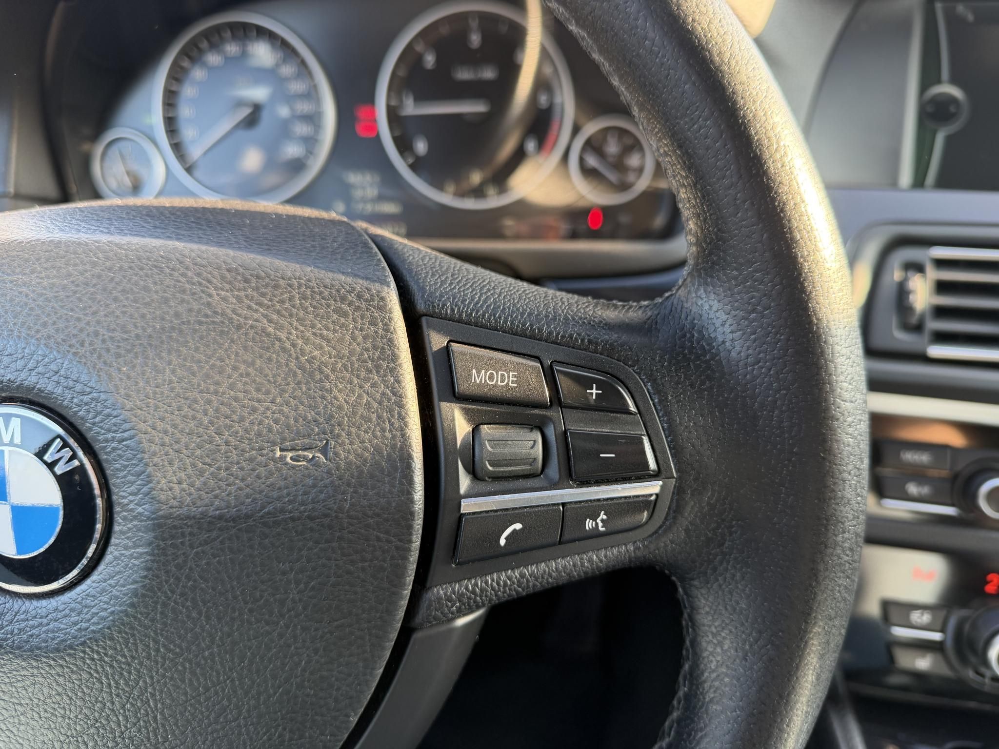 BMW 525d xDrive Touring (Automata) Xenon Tempomat Ülésfűtés PDC Navi Vezérlés cserélve!