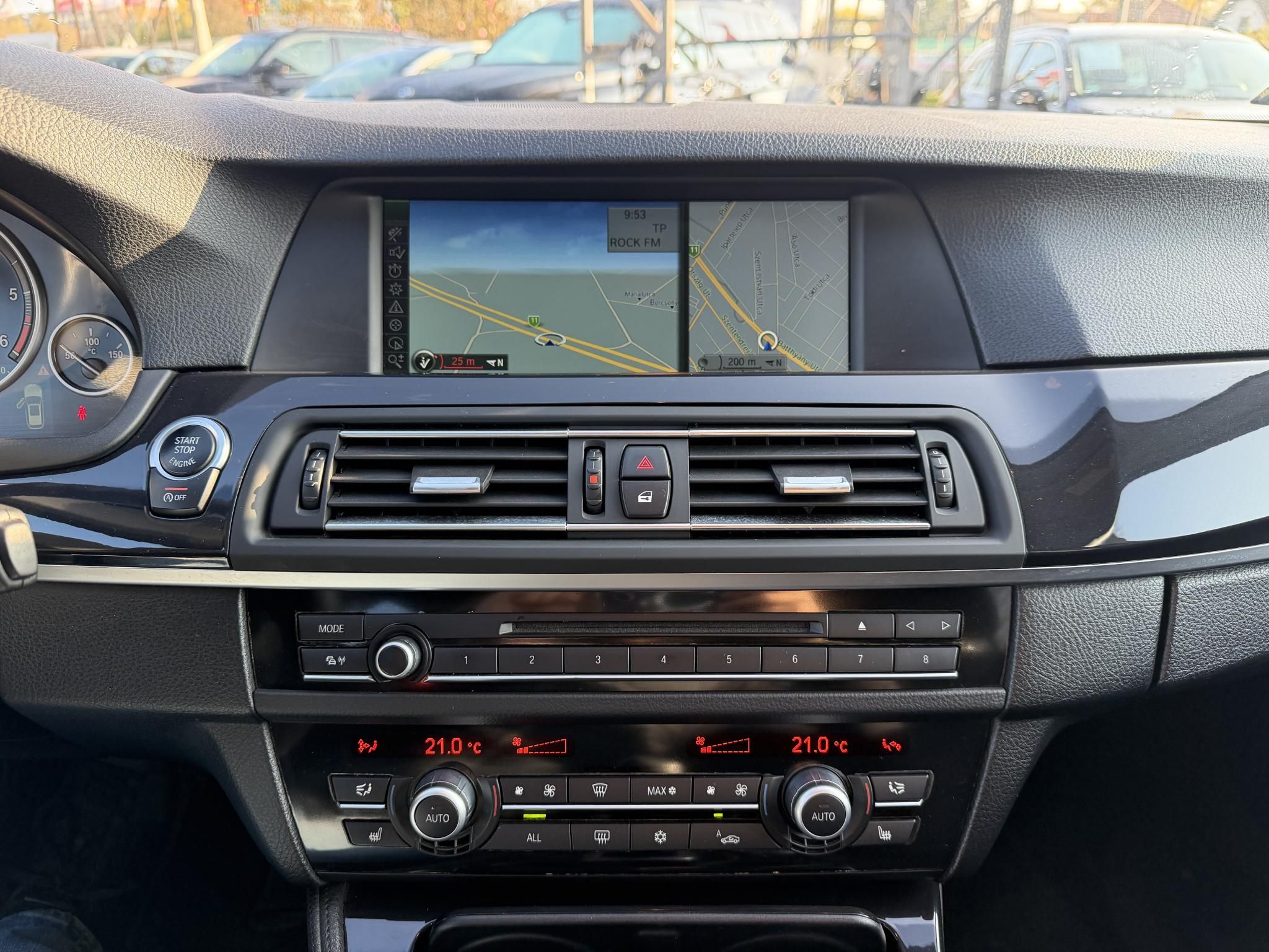 BMW 525d xDrive Touring (Automata) Xenon Tempomat Ülésfűtés PDC Navi Vezérlés cserélve!