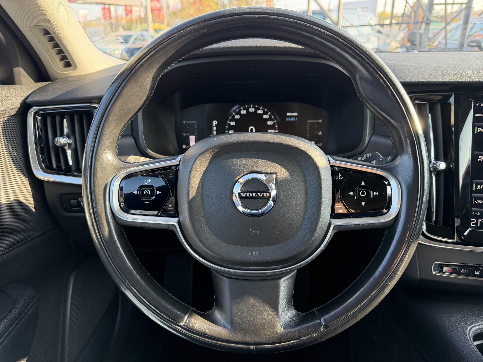 VOLVO V90 2.0 D [D4] Kinetic Geartronic LED Távtartó Vonóhorog Kormányfűtés Bluetooth Ülésfűtés Szervizelt!