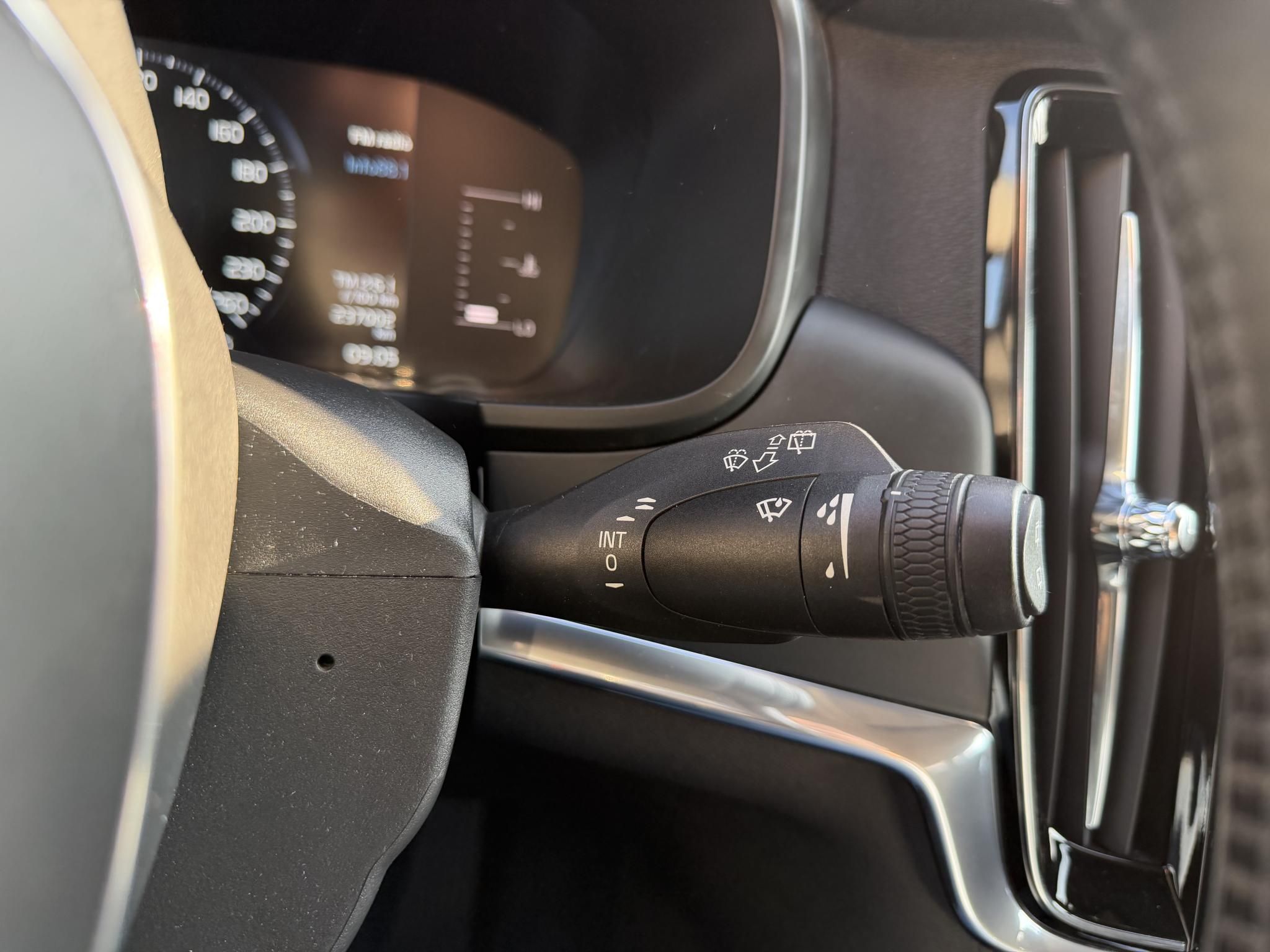 VOLVO V90 2.0 D [D4] Kinetic Geartronic LED Távtartó Vonóhorog Kormányfűtés Bluetooth Ülésfűtés Szervizelt!