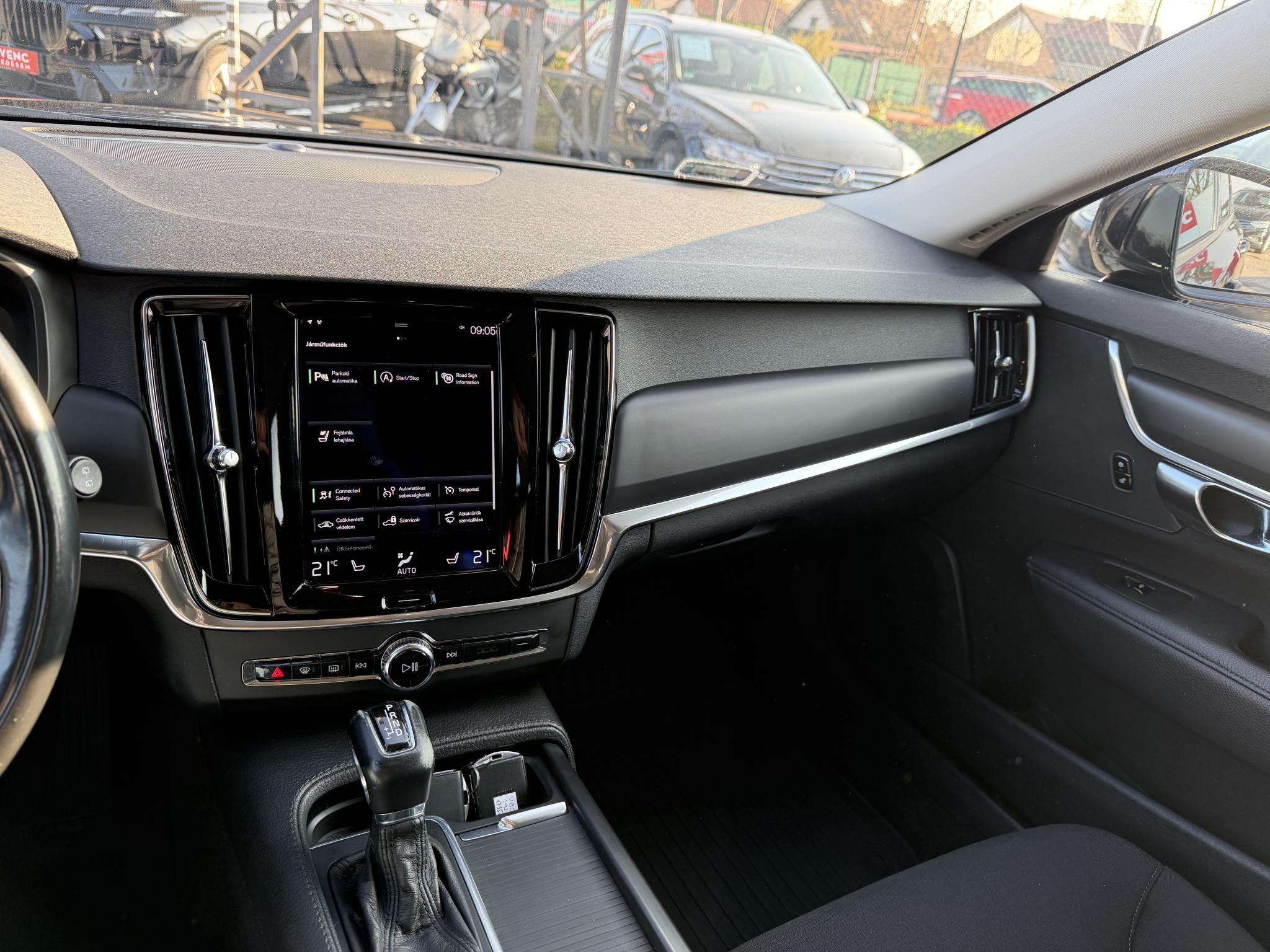 VOLVO V90 2.0 D [D4] Kinetic Geartronic LED Távtartó Vonóhorog Kormányfűtés Bluetooth Ülésfűtés Szervizelt!