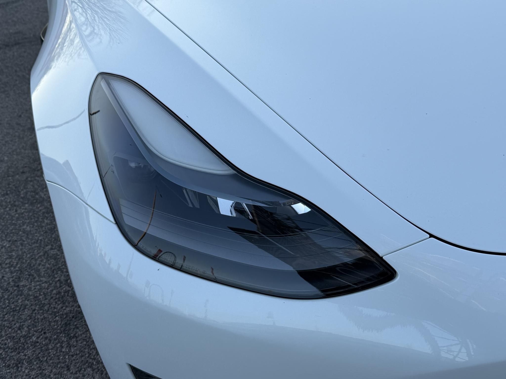 TESLA MODEL 3 Long Range AWD (Automata) 109e km. FEHÉR BELSŐ. garanciális. mátrix LED. hőszivattyú. premium hifi!