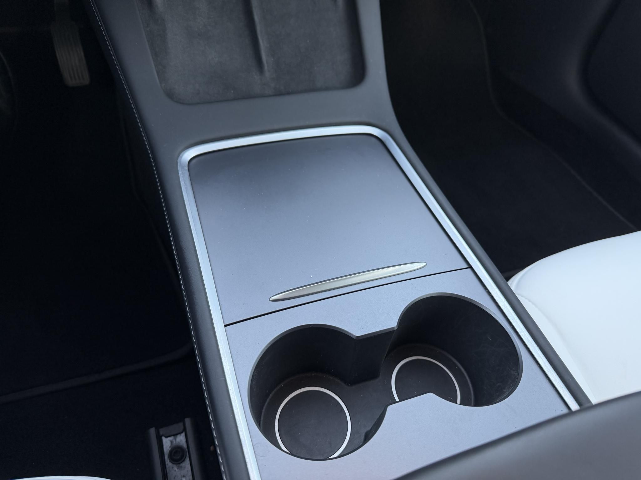 TESLA MODEL 3 Long Range AWD (Automata) 109e km. FEHÉR BELSŐ. garanciális. mátrix LED. hőszivattyú. premium hifi!