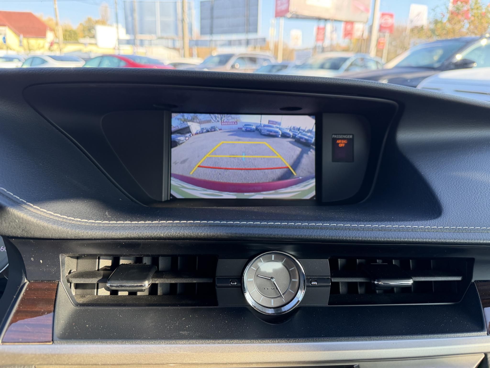 LEXUS ES 300H 112e km. Fakormány. ülésszellőzés. kormányfűtés. kamera. roló!