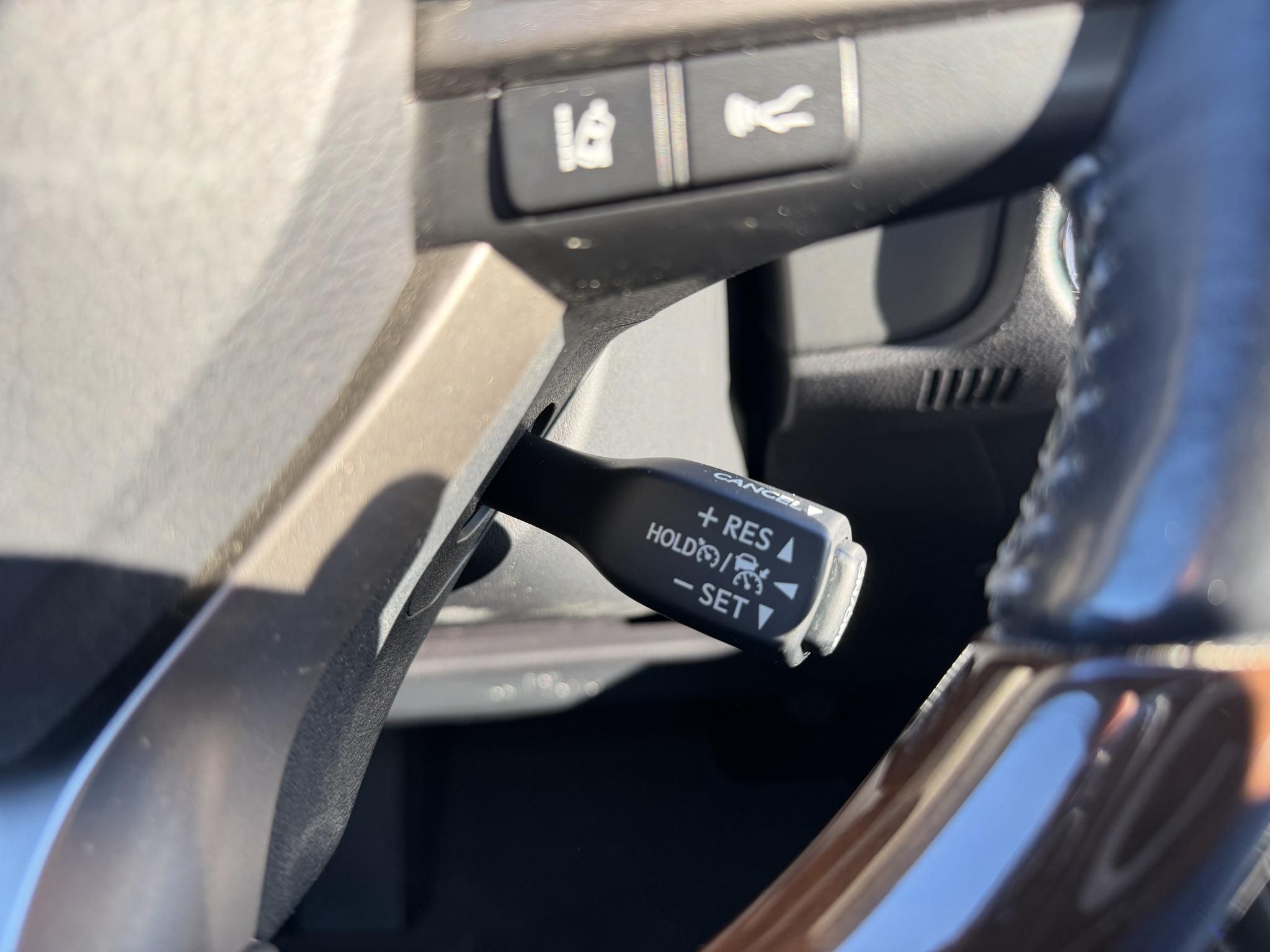 LEXUS ES 300H 112e km. Fakormány. ülésszellőzés. kormányfűtés. kamera. roló!