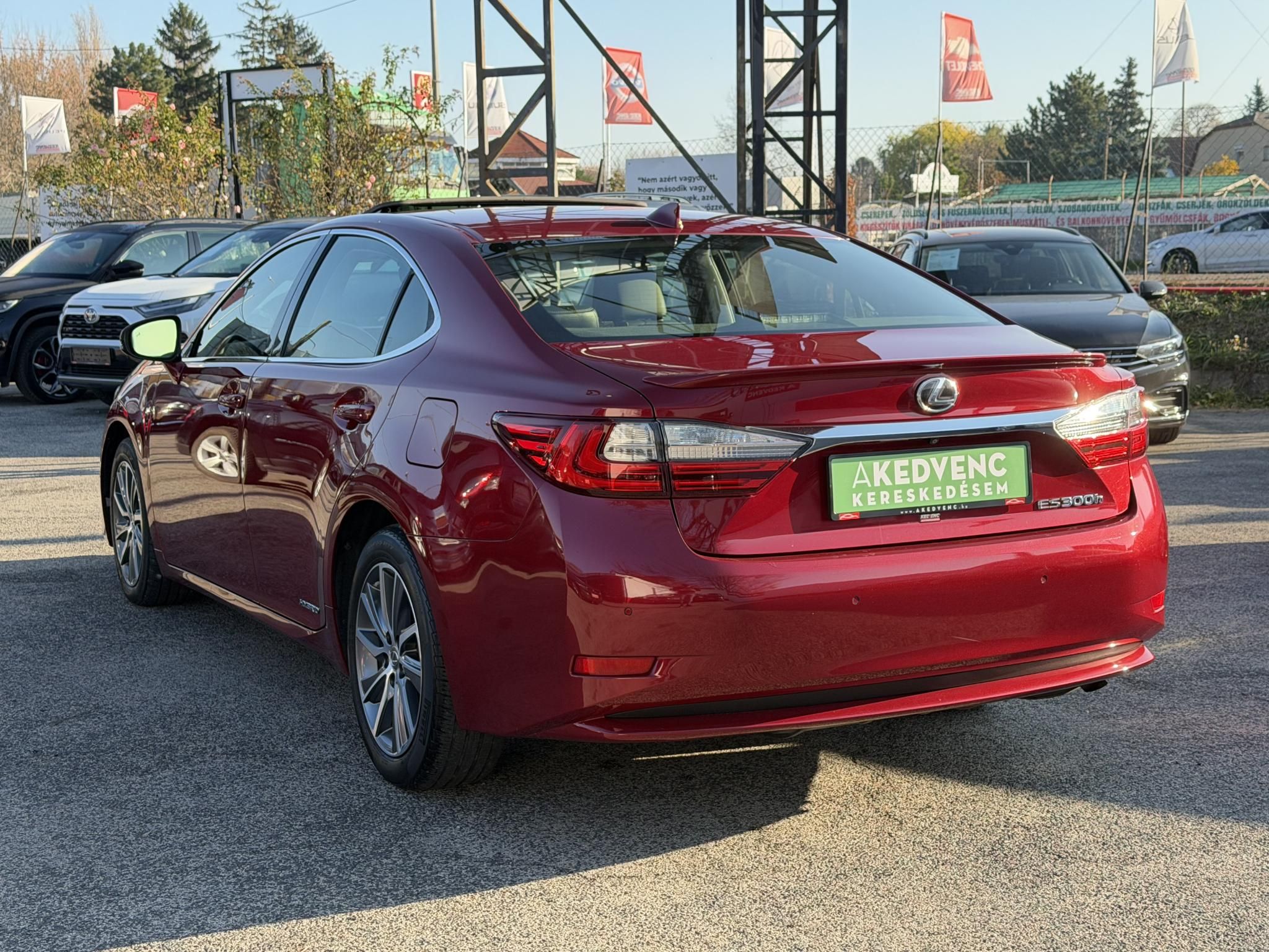 LEXUS ES 300H 112e km. Fakormány. ülésszellőzés. kormányfűtés. kamera. roló!
