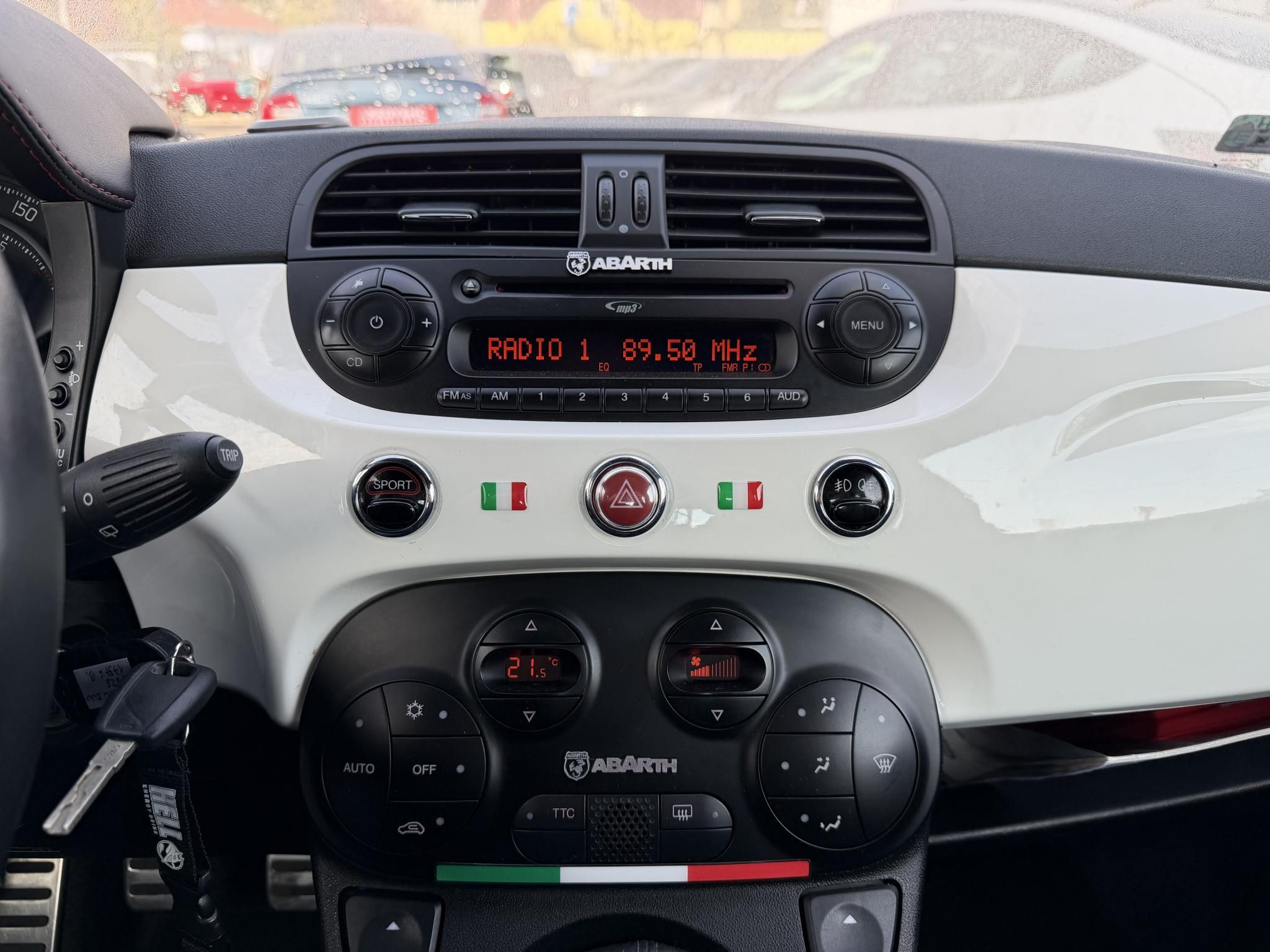 ABARTH 500 1.4 76e km. akrapovic. digitklíma. rendszeresen karbantartott!