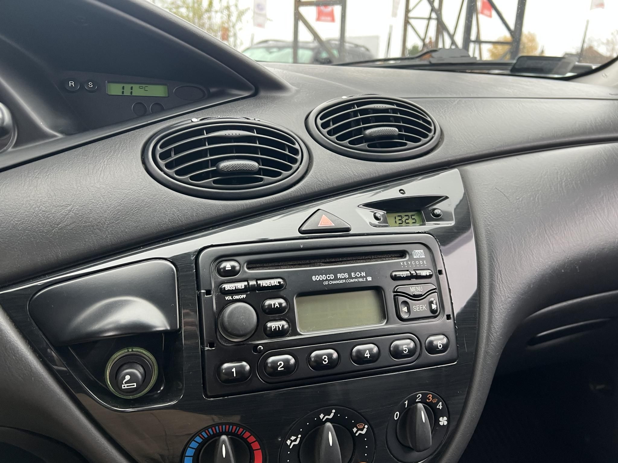 FORD FOCUS 1.6 Ghia Friss vizsga vonóhorog bőr belső!