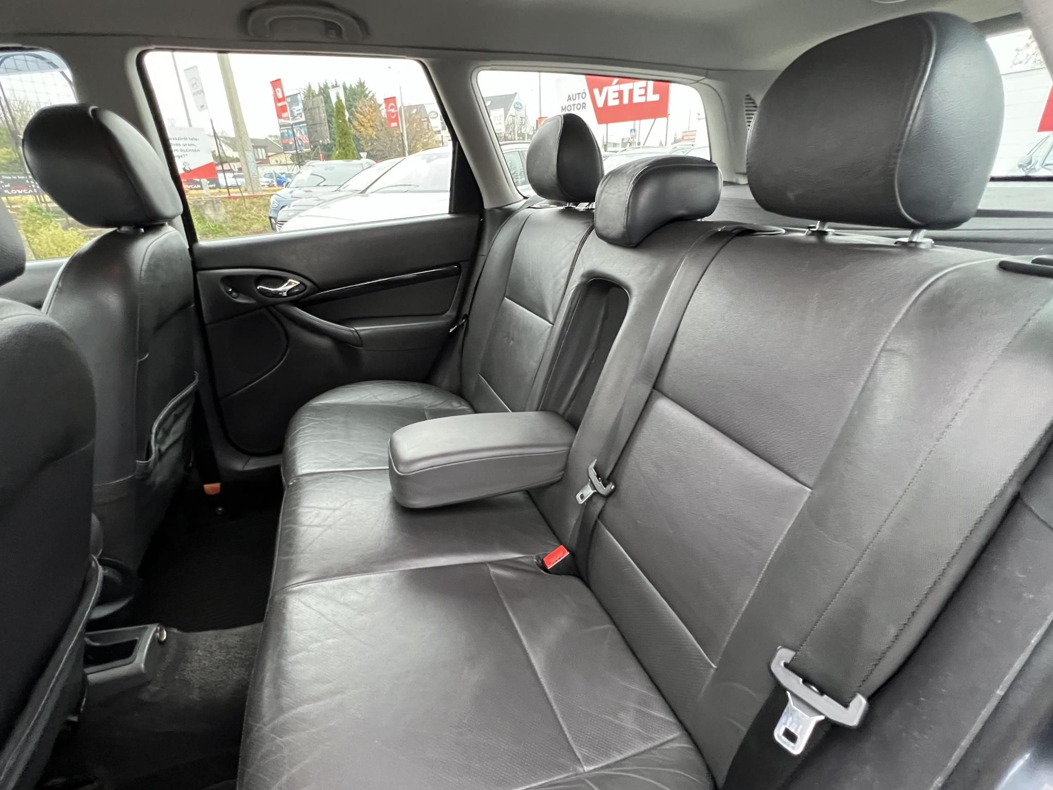FORD FOCUS 1.6 Ghia Friss vizsga vonóhorog bőr belső!