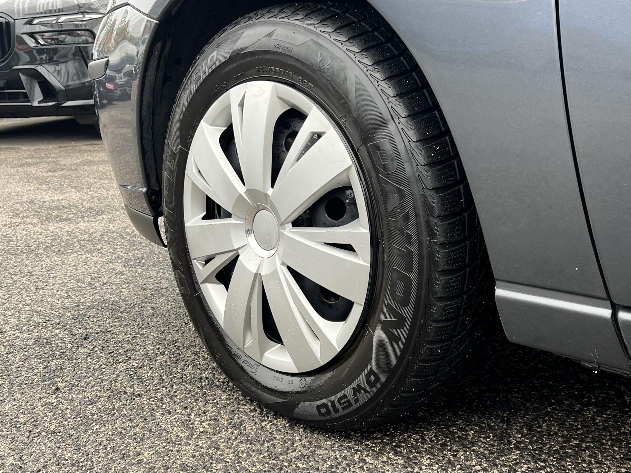 FORD FOCUS 1.6 Ghia Friss vizsga vonóhorog bőr belső!