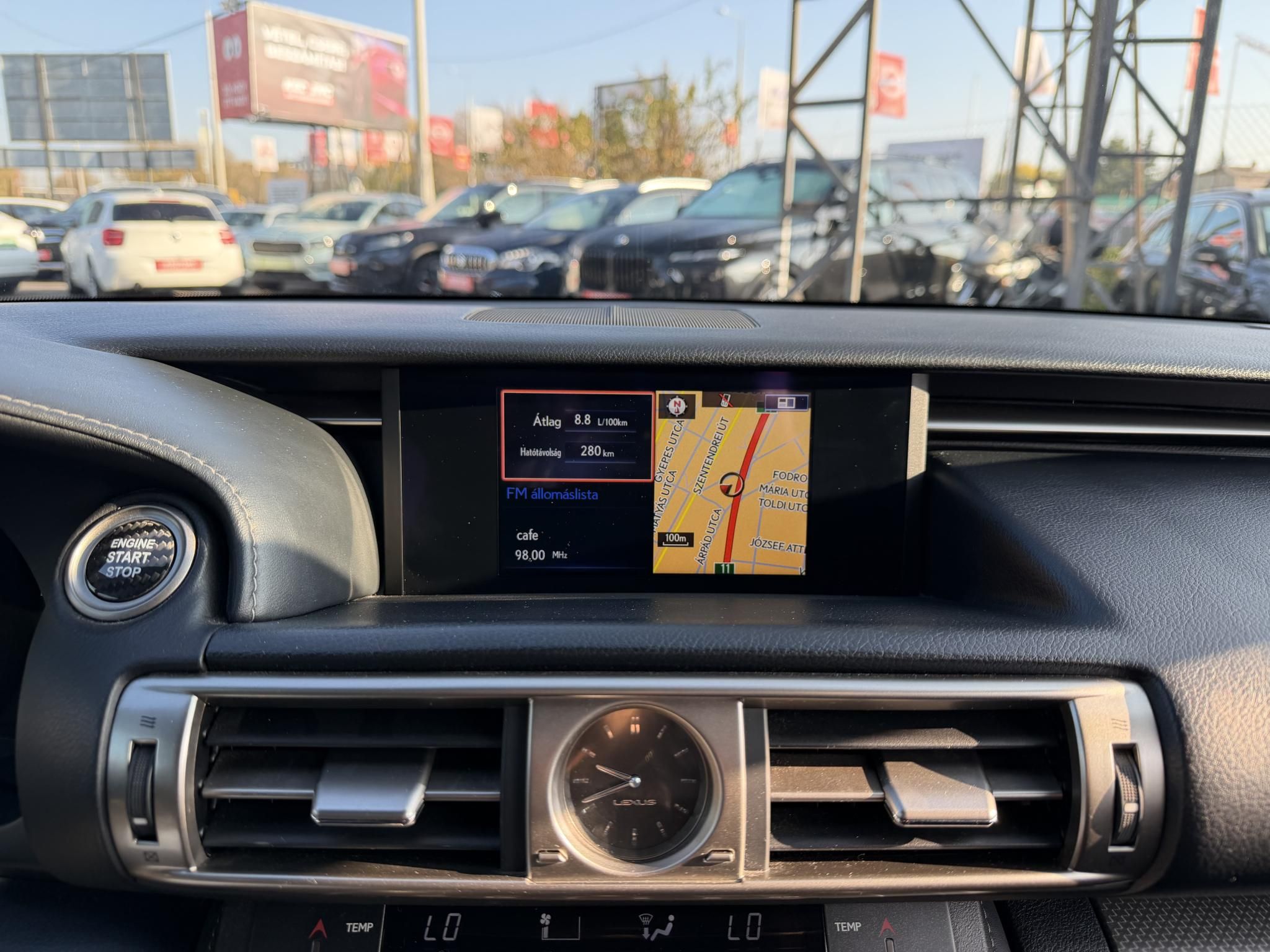 LEXUS IS 200t F Sport (Automata) 75e km. Magyarországi. Márkaszervizelt!