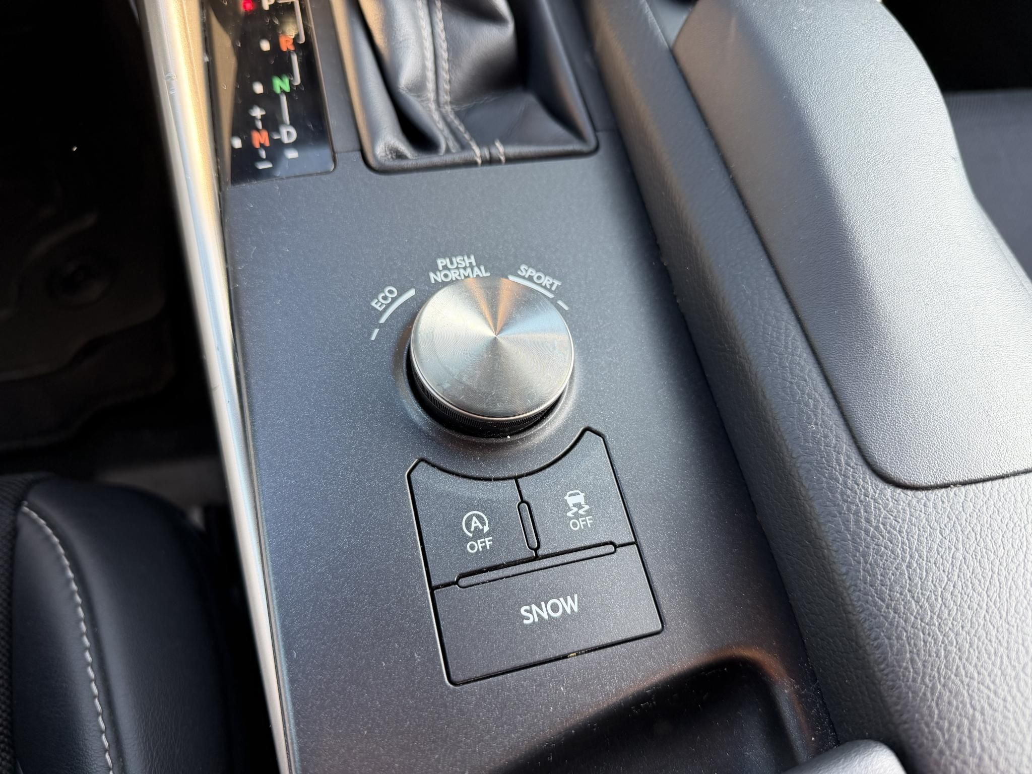 LEXUS IS 200t F Sport (Automata) 75e km. Magyarországi. Márkaszervizelt!