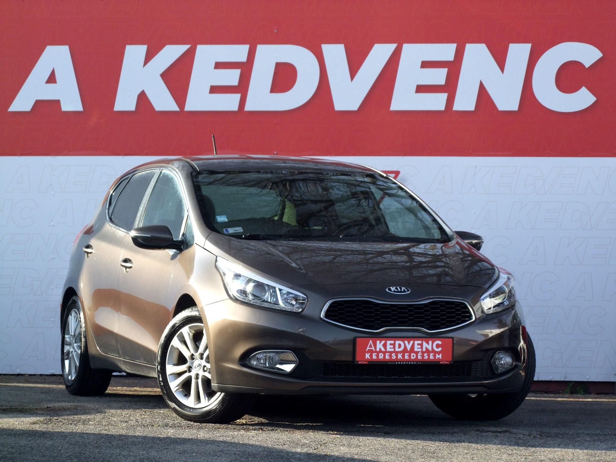 KIA CEE'D 1.4 CVVT EX 72e km. Tempomat Ülésfűtés Kamera Kormányfűtés Navi