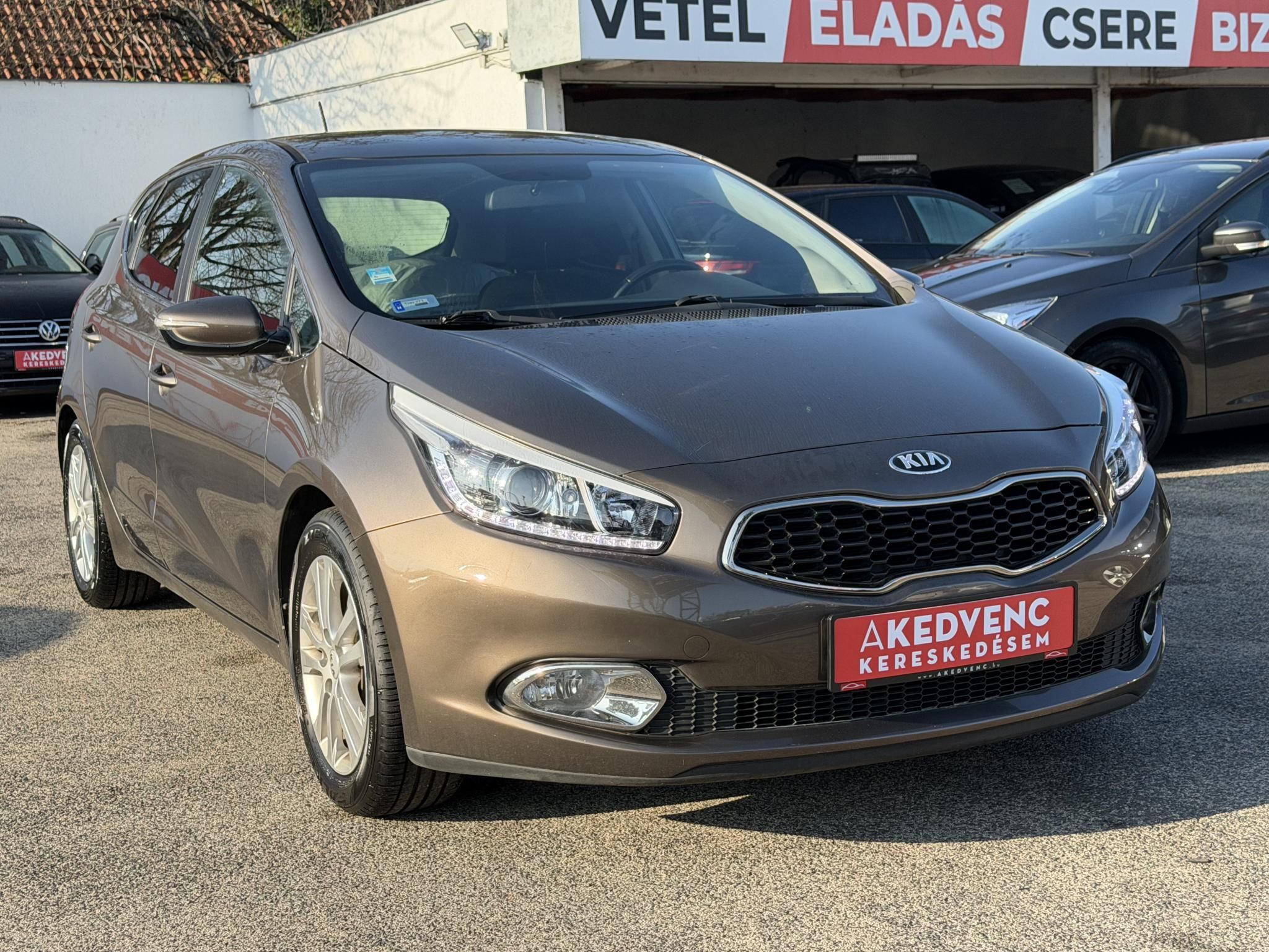 KIA CEE'D 1.4 CVVT EX 72e km. Tempomat Ülésfűtés Kamera Kormányfűtés Navi