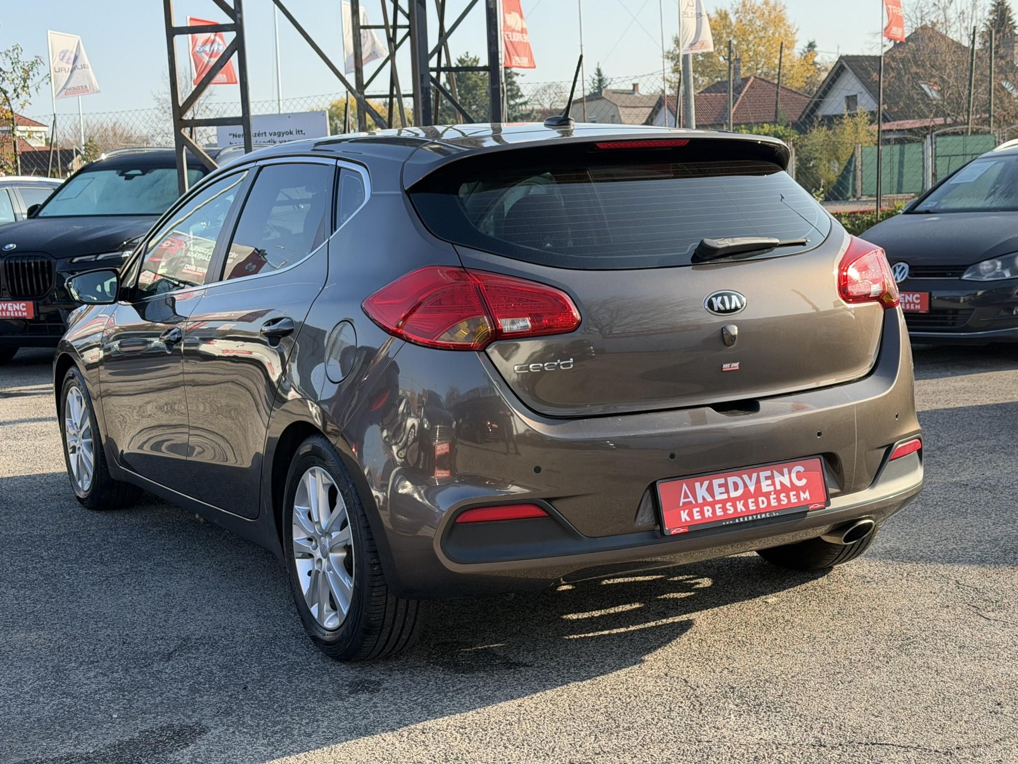 KIA CEE'D 1.4 CVVT EX 72e km. Tempomat Ülésfűtés Kamera Kormányfűtés Navi