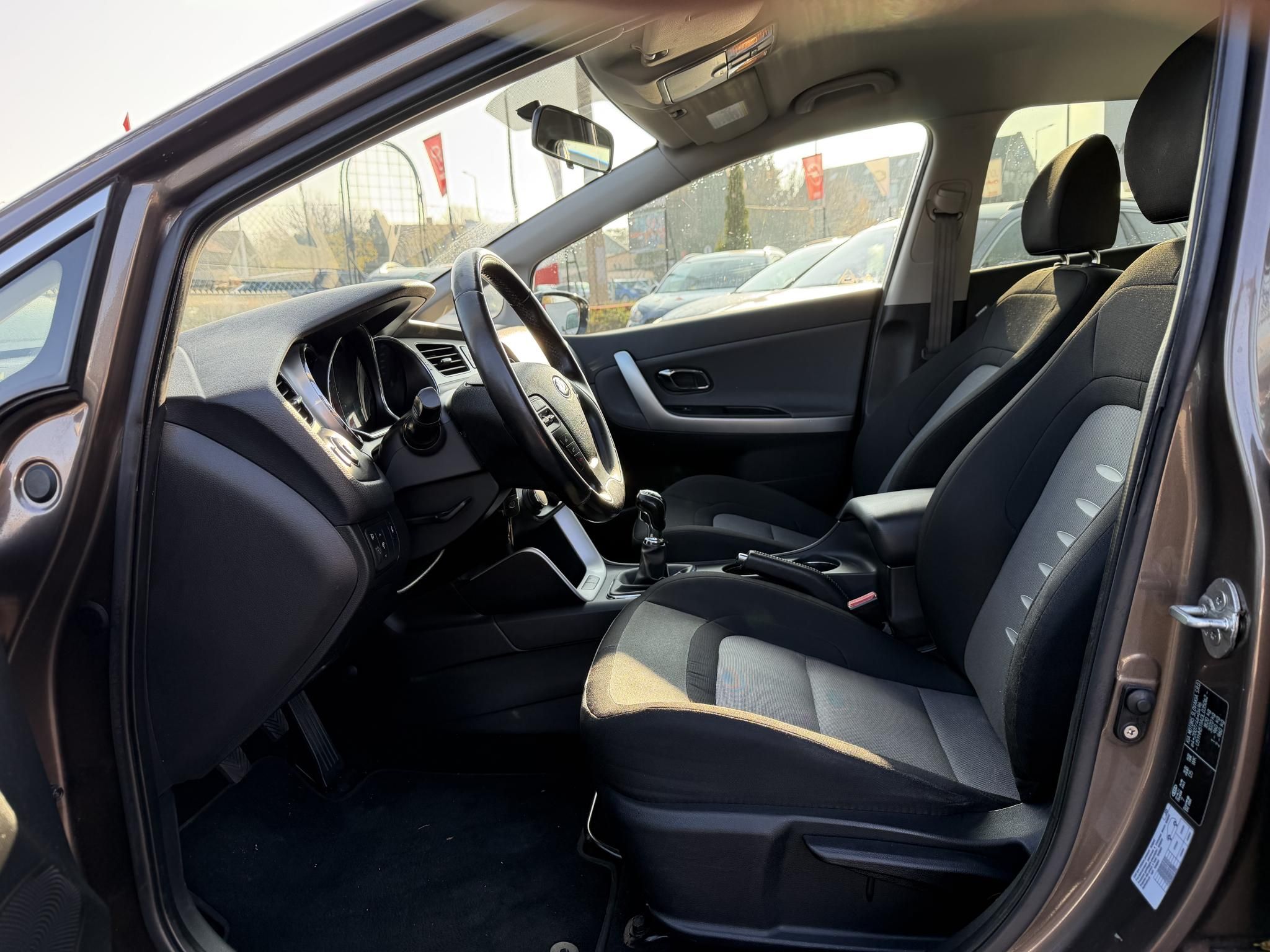 KIA CEE'D 1.4 CVVT EX 72e km. Tempomat Ülésfűtés Kamera Kormányfűtés Navi